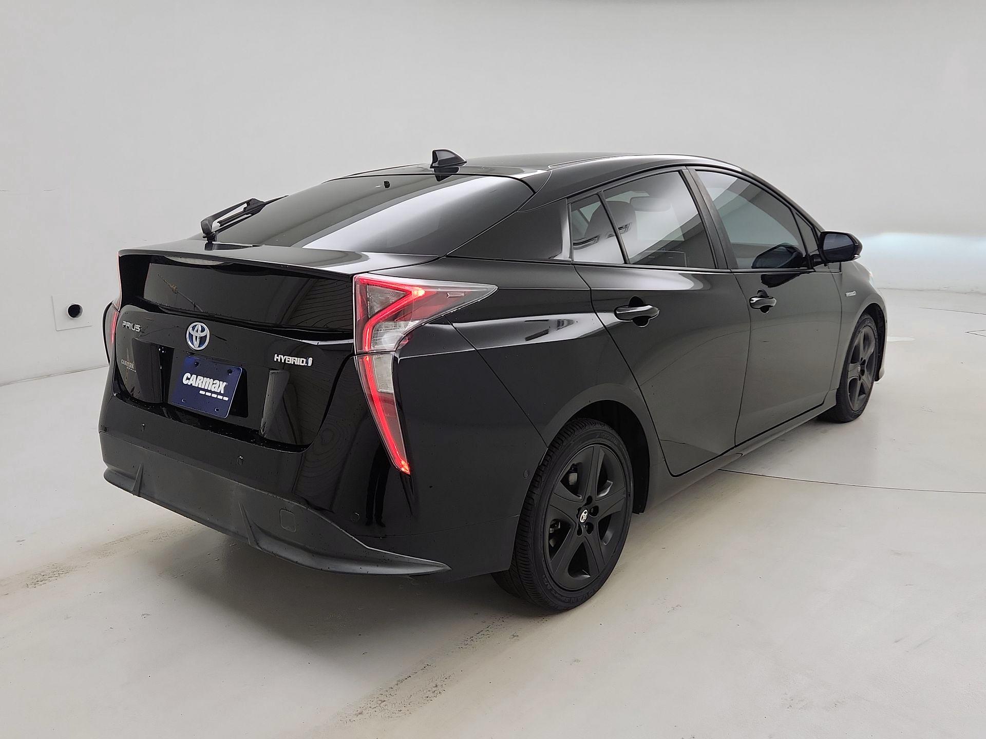 Thumbnail: 2016 Toyota Prius - 5