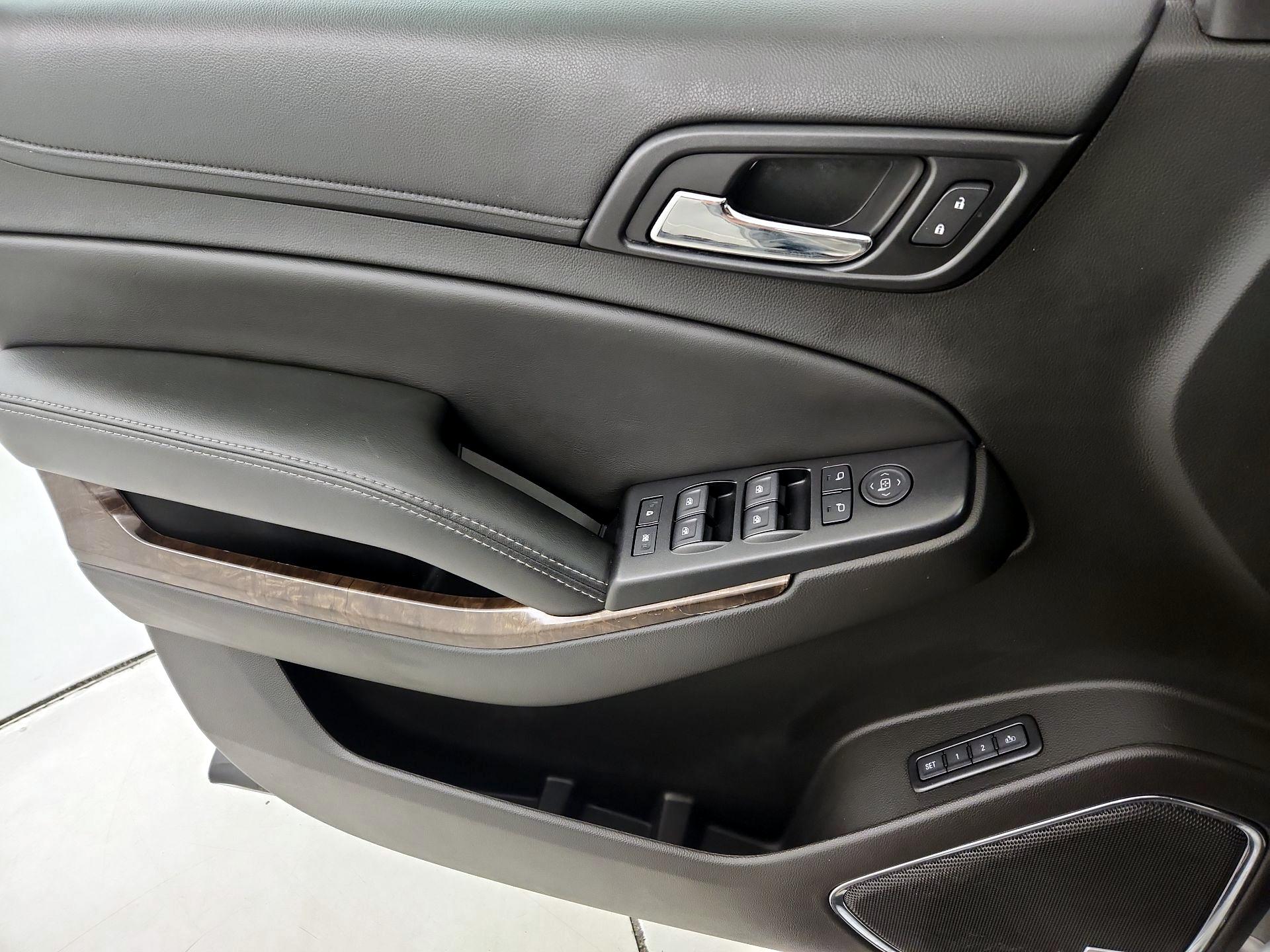 Thumbnail: 2018 Chevrolet Suburban - 12