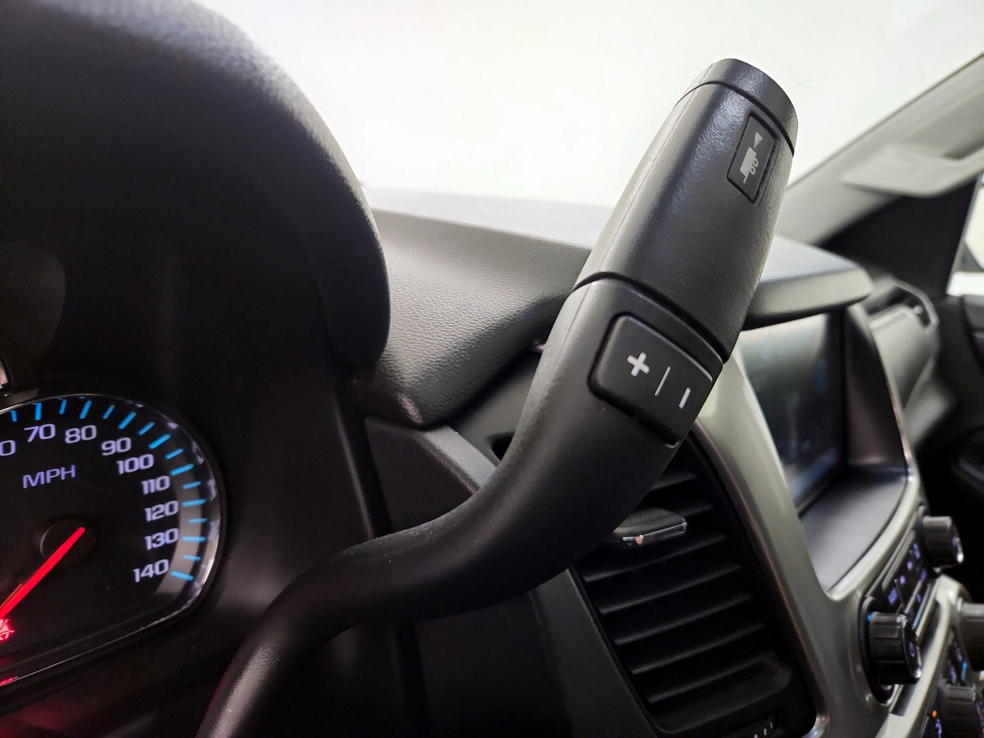 Thumbnail: 2018 Chevrolet Suburban - 17