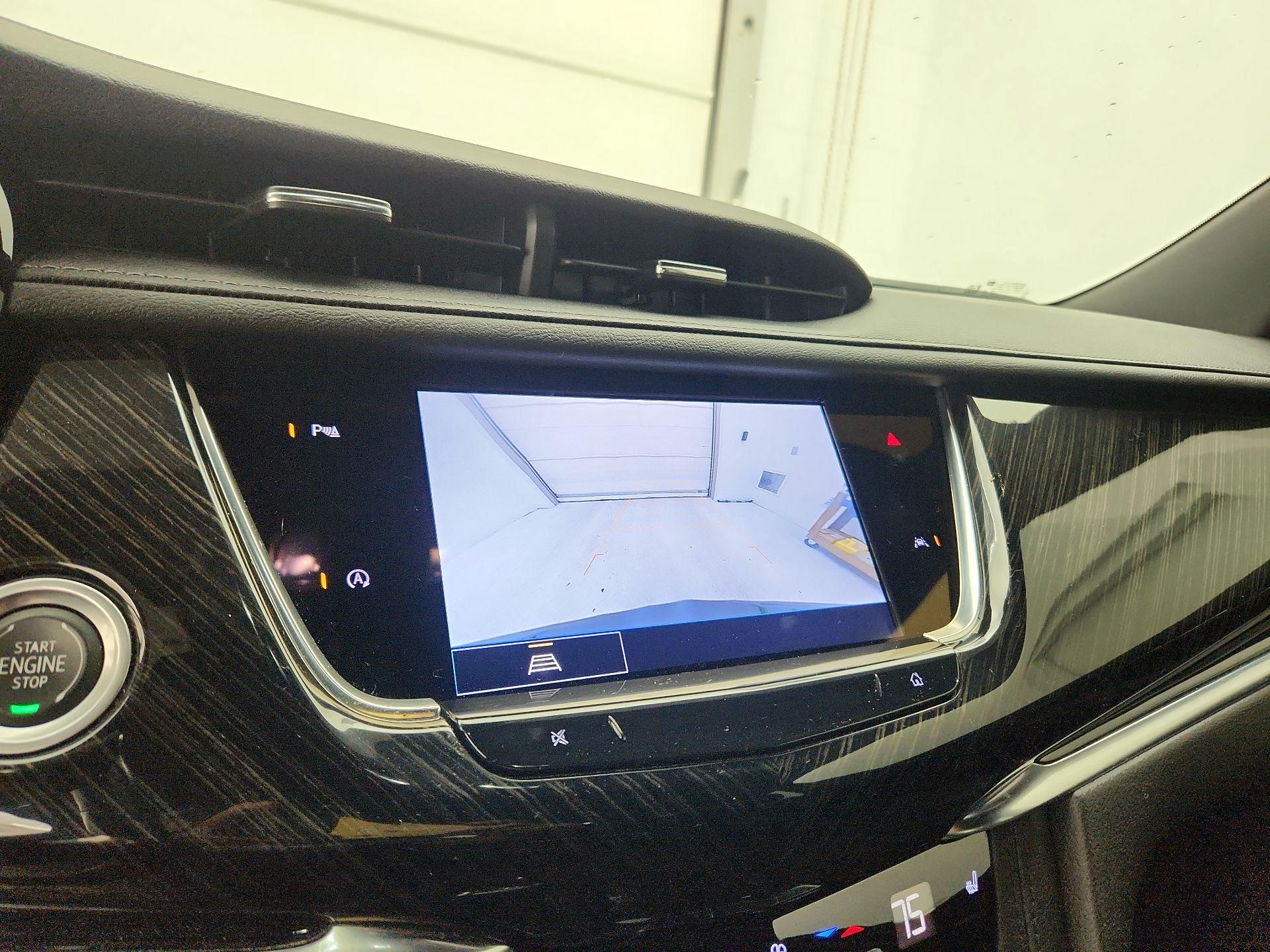 Thumbnail: 2022 Cadillac XT6 - 14