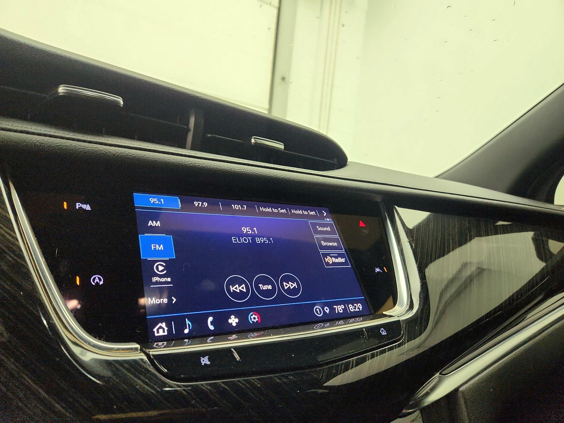 Thumbnail: 2022 Cadillac XT6 - 15