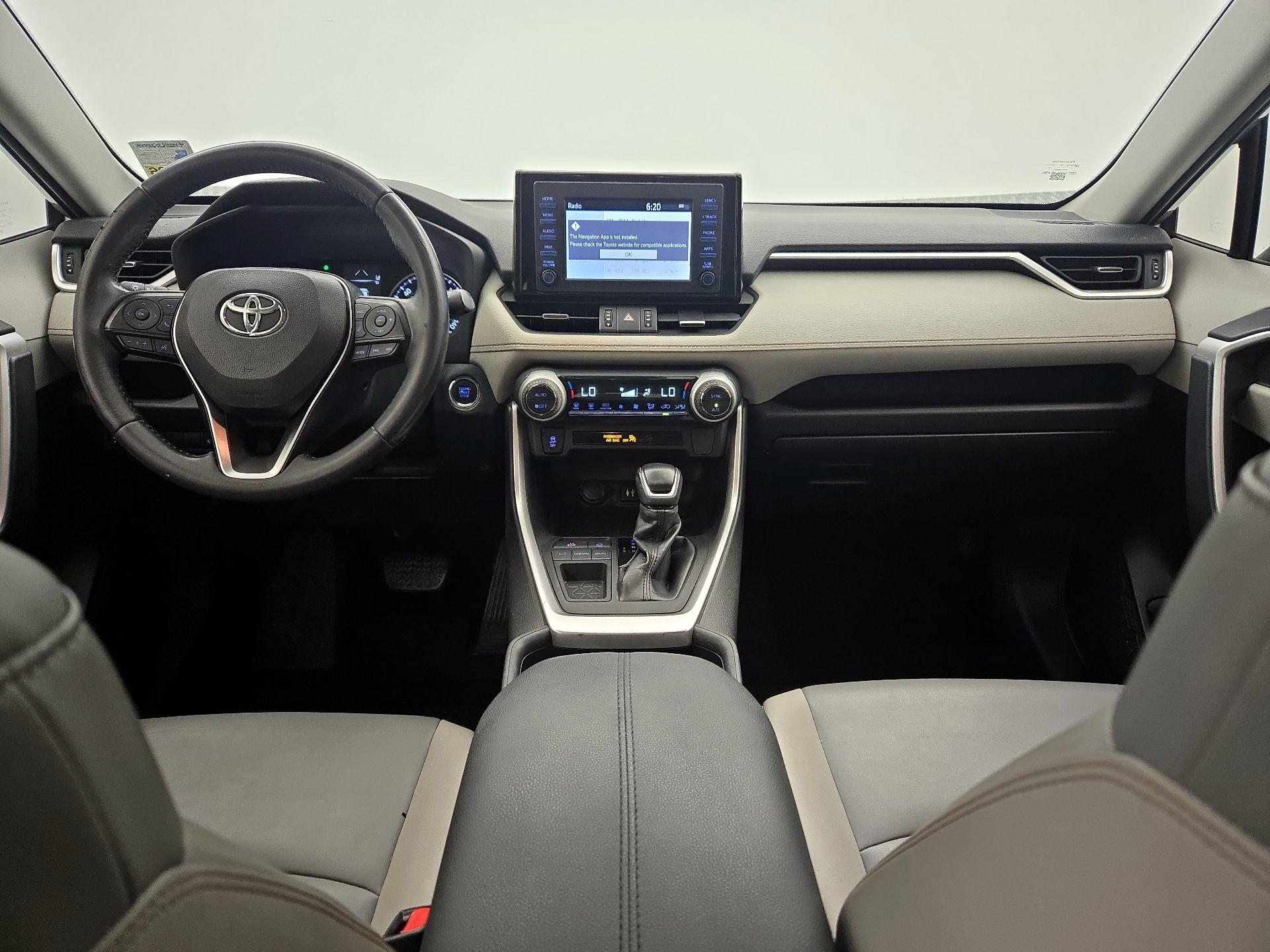 Thumbnail: 2019 Toyota RAV4 - 9