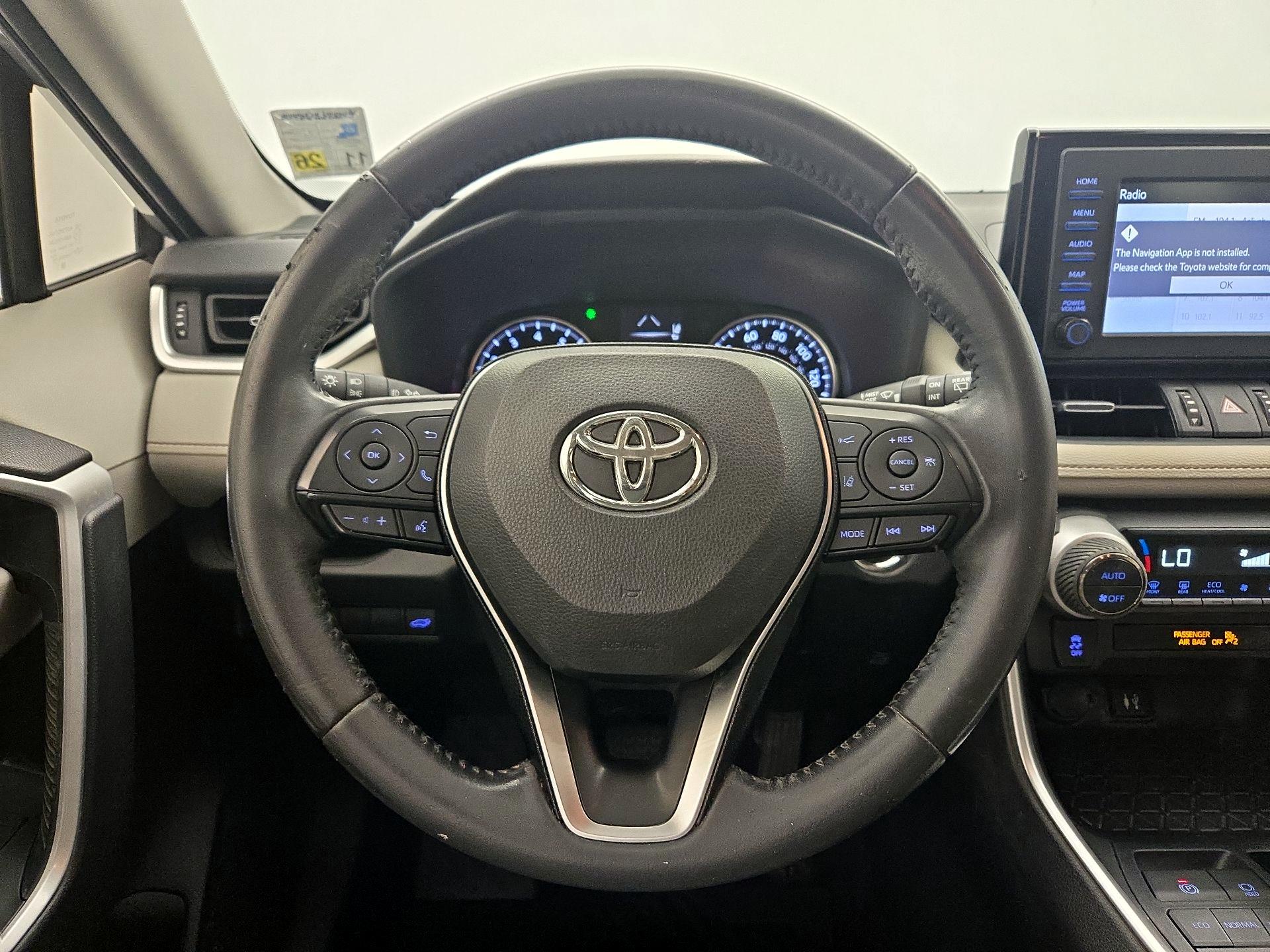 Thumbnail: 2019 Toyota RAV4 - 10