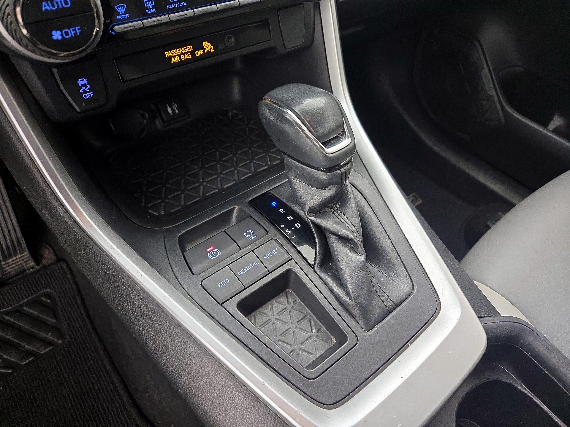 Thumbnail: 2019 Toyota RAV4 - 18