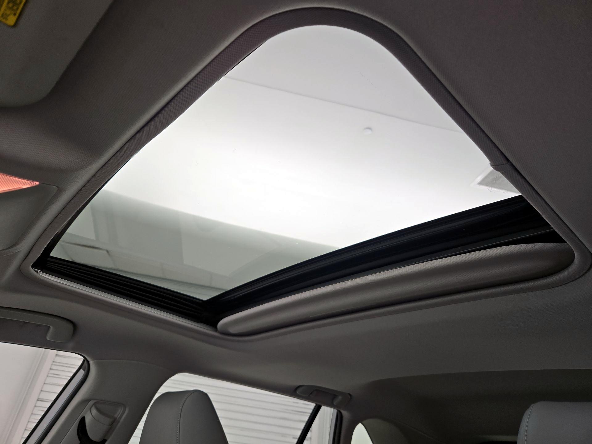 Thumbnail: 2019 Toyota RAV4 - 20