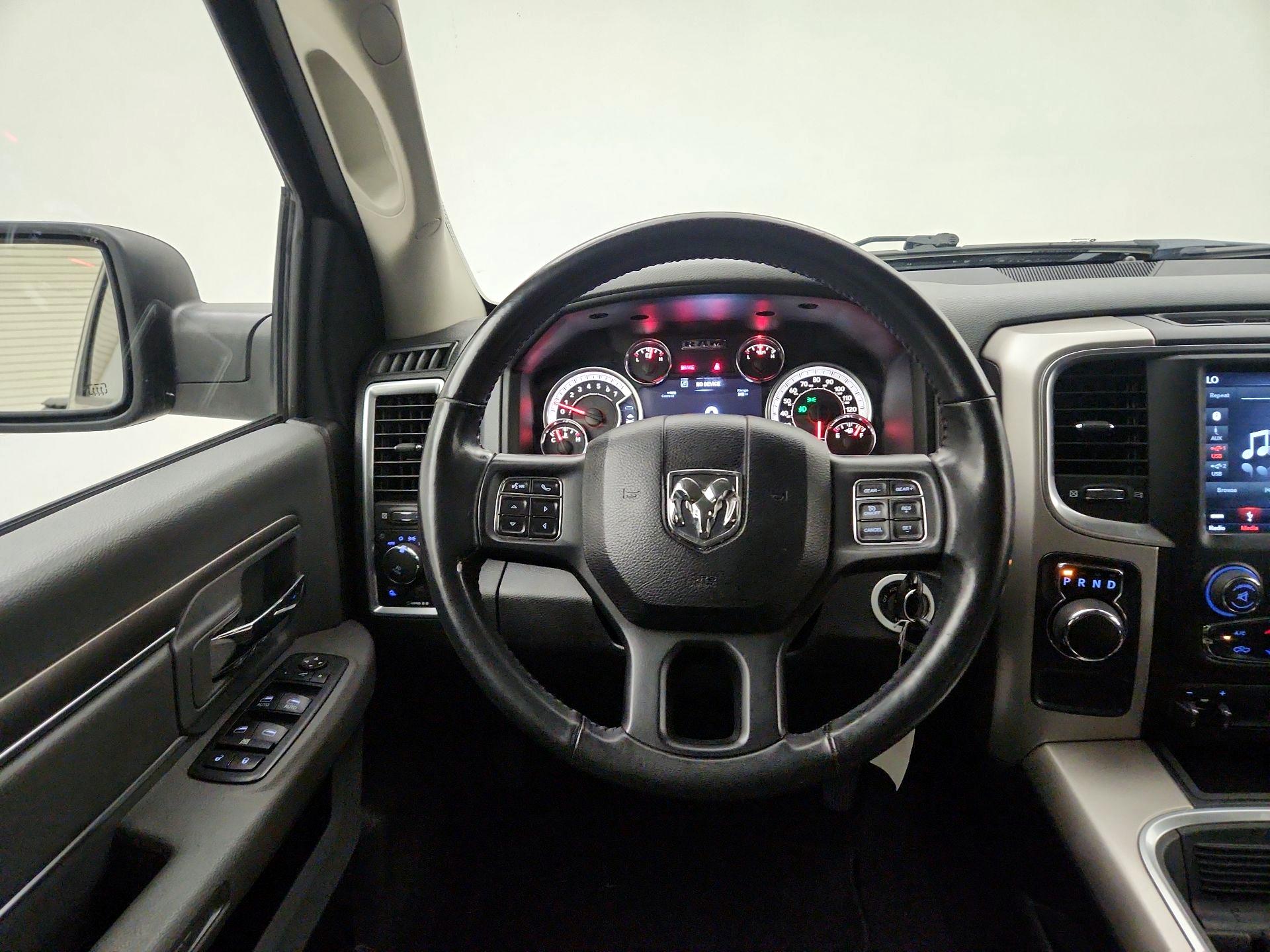 Thumbnail: 2019 RAM 1500 Classic - 10