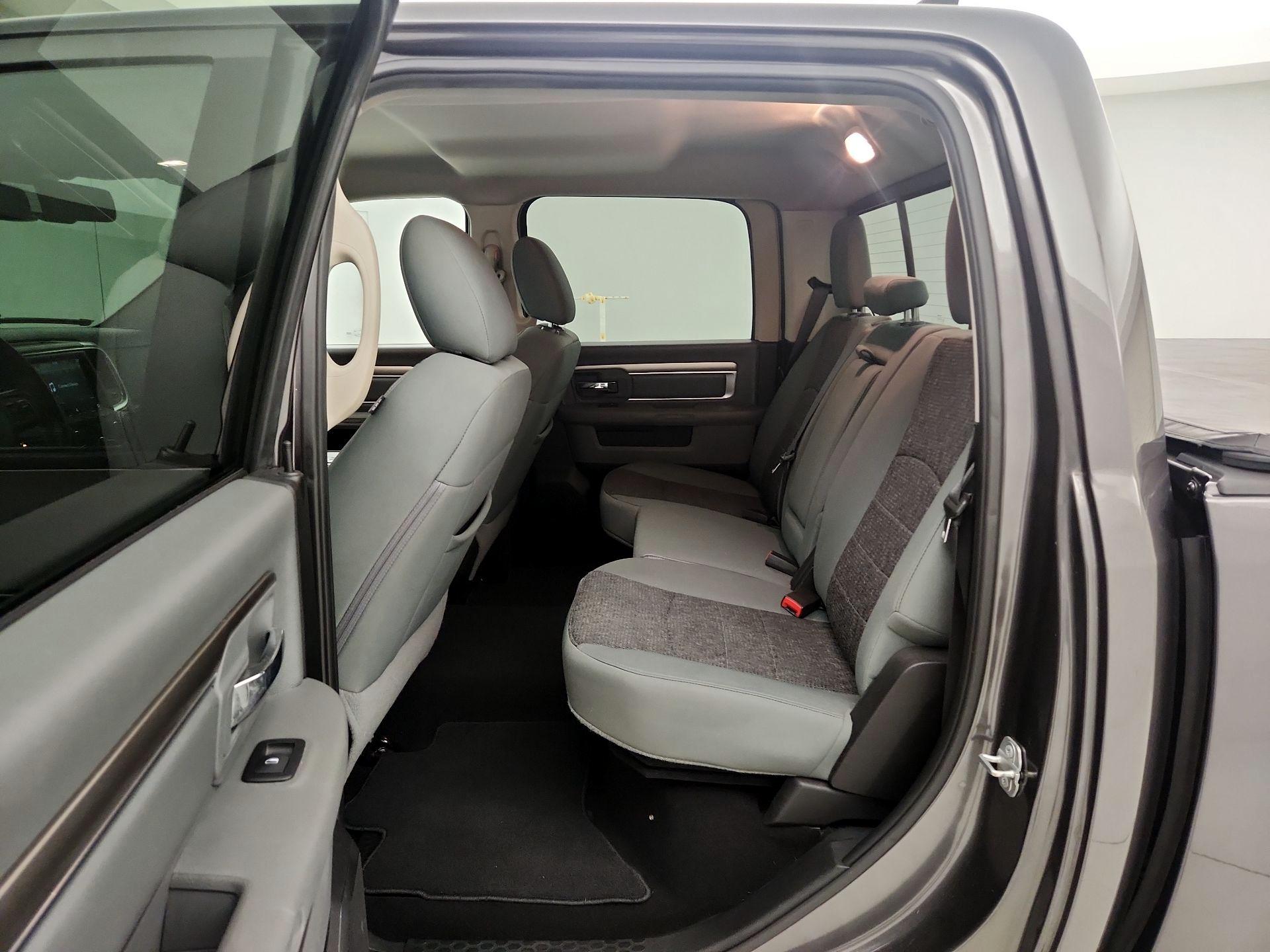 Thumbnail: 2019 RAM 1500 Classic - 18