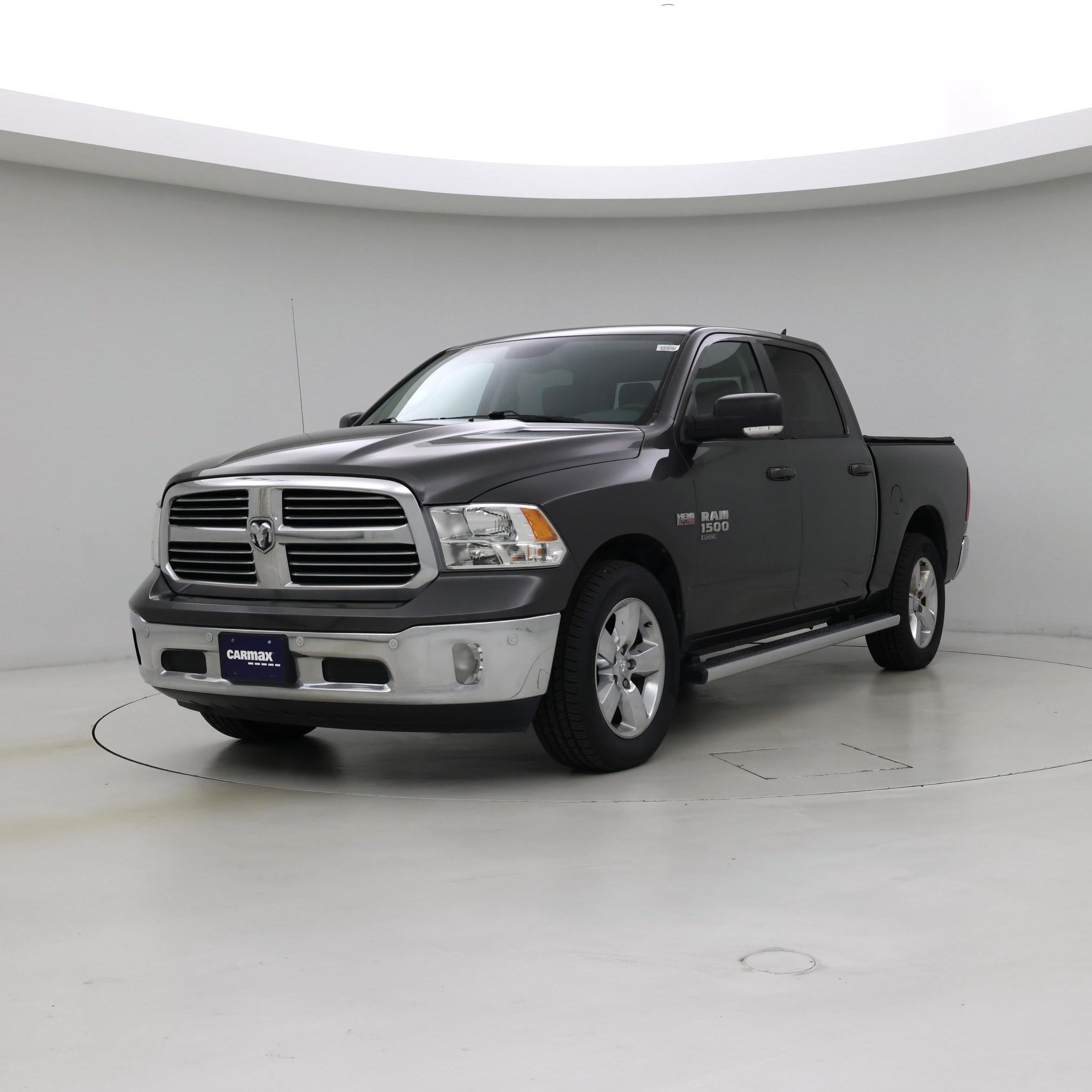 Thumbnail: 2019 RAM 1500 Classic - 4