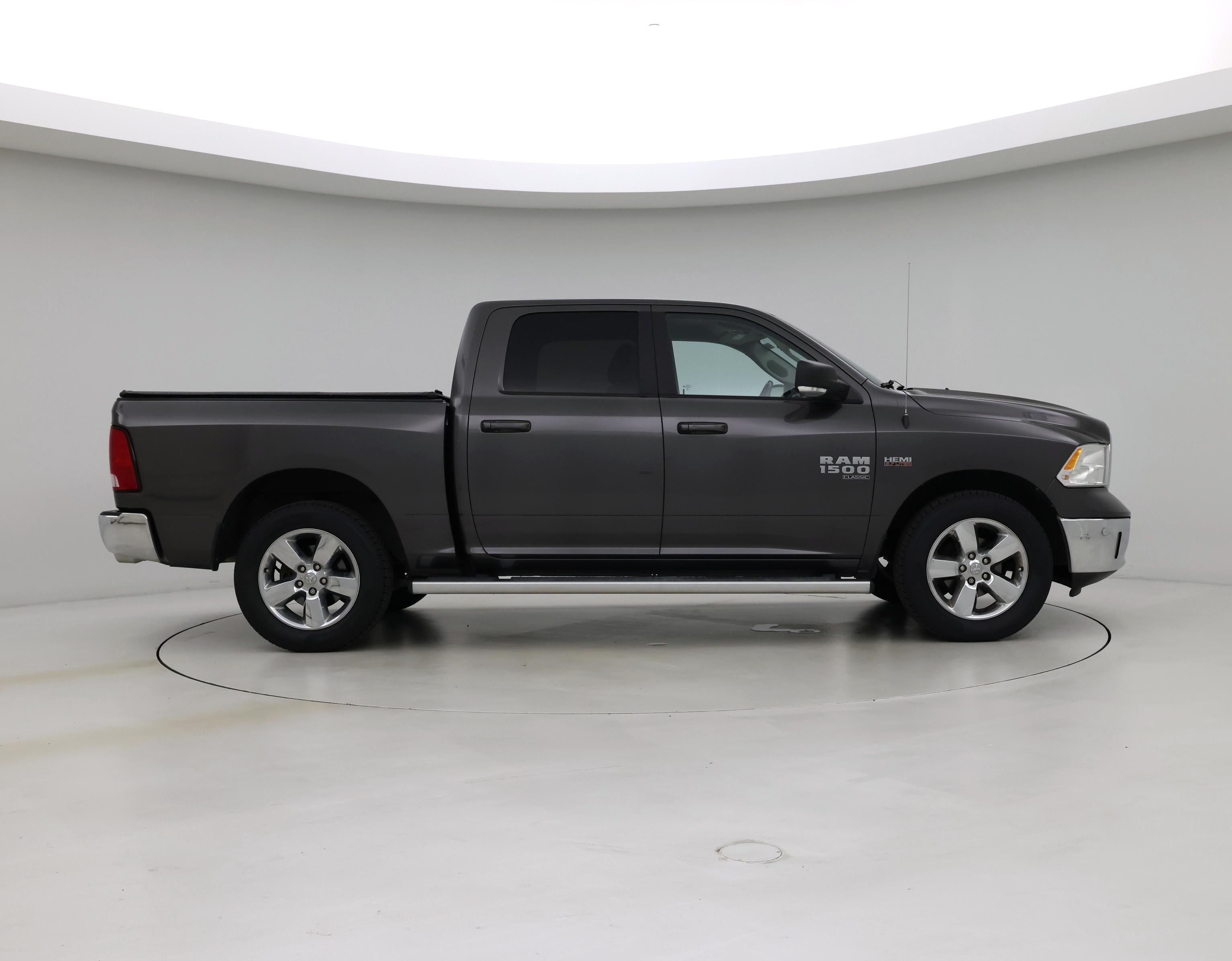 Thumbnail: 2019 RAM 1500 Classic - 7