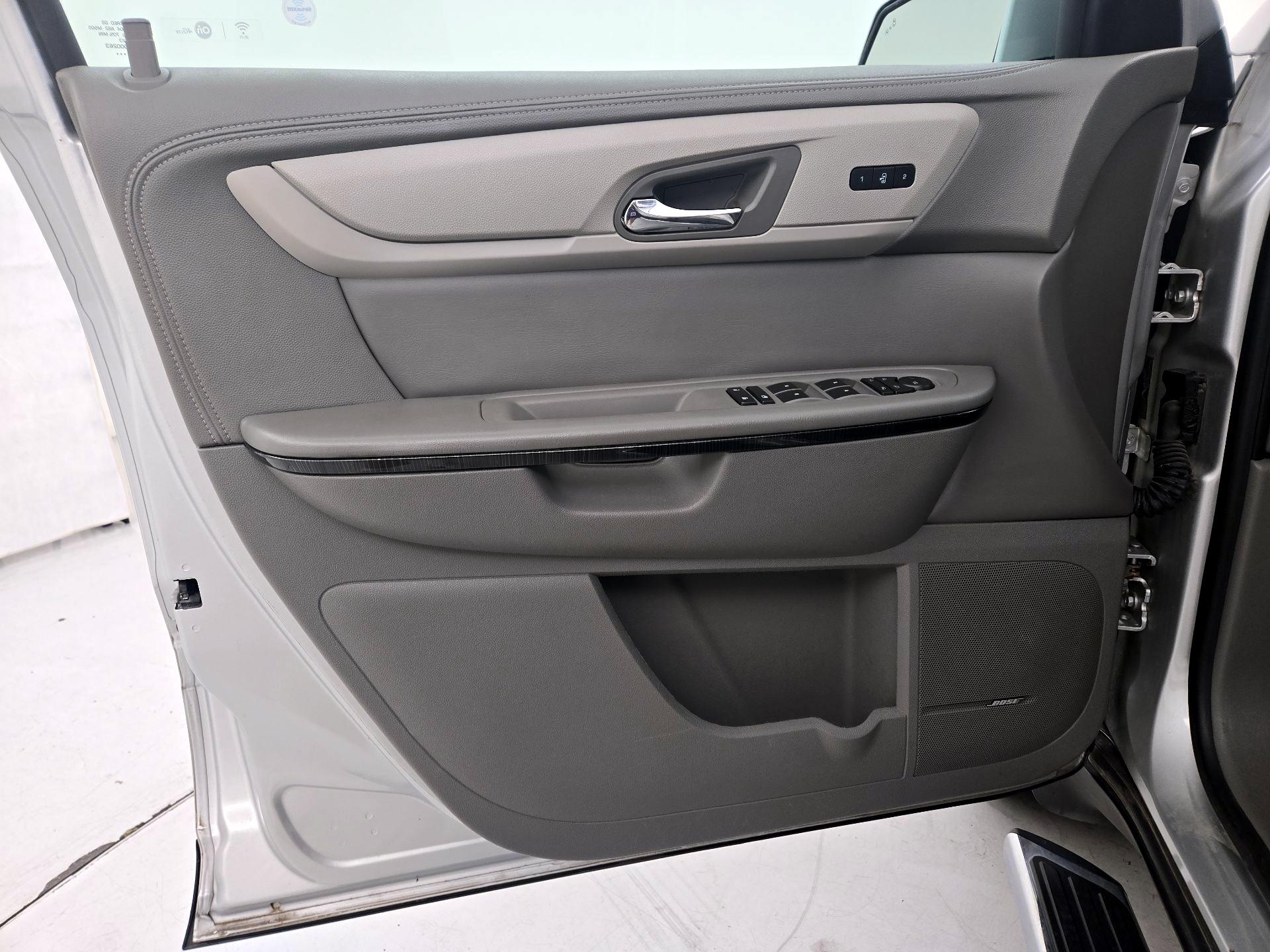 Thumbnail: 2017 Chevrolet Traverse - 12