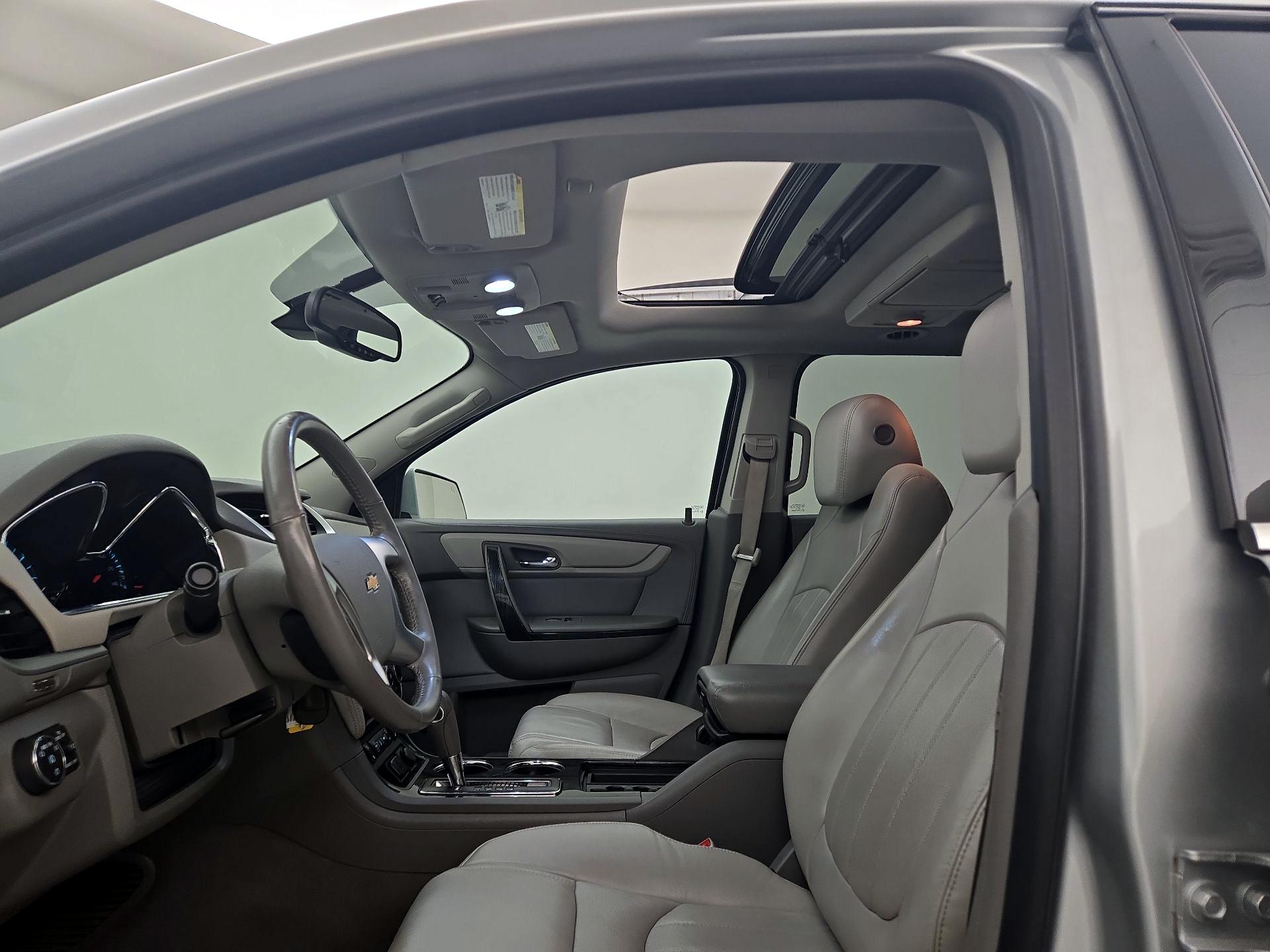 Thumbnail: 2017 Chevrolet Traverse - 19