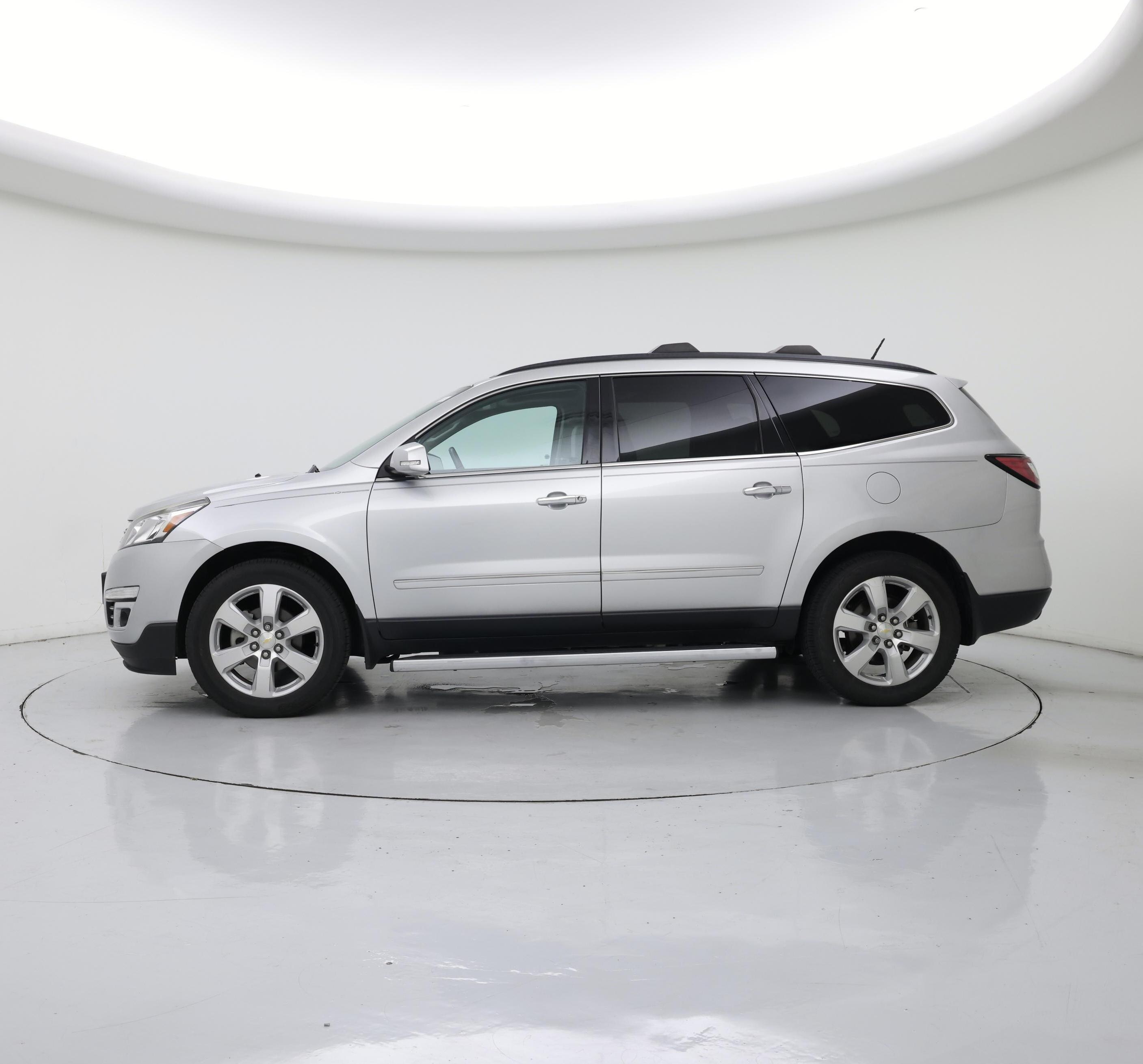 Thumbnail: 2017 Chevrolet Traverse - 3