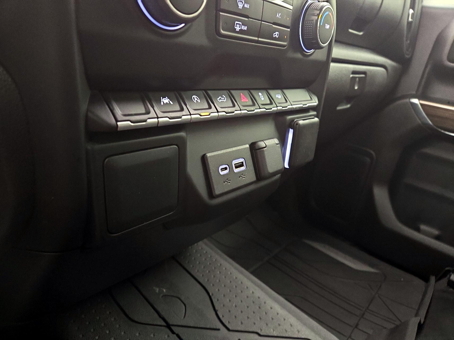 Thumbnail: 2022 Chevrolet Silverado 1500 - 18