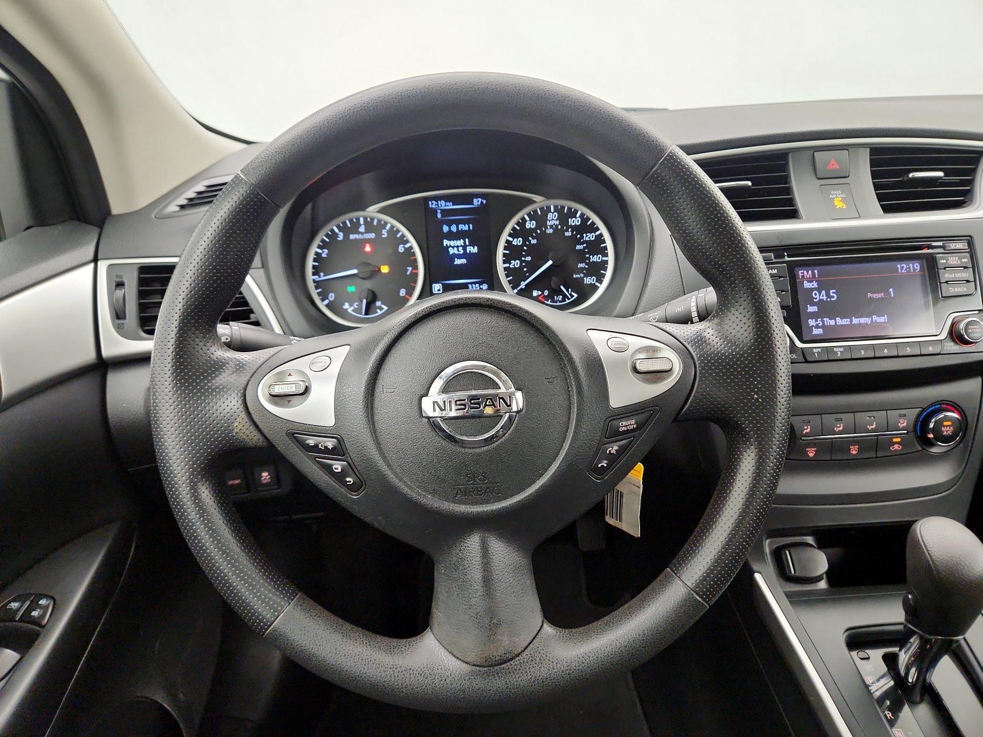 Thumbnail: 2018 Nissan Sentra - 10