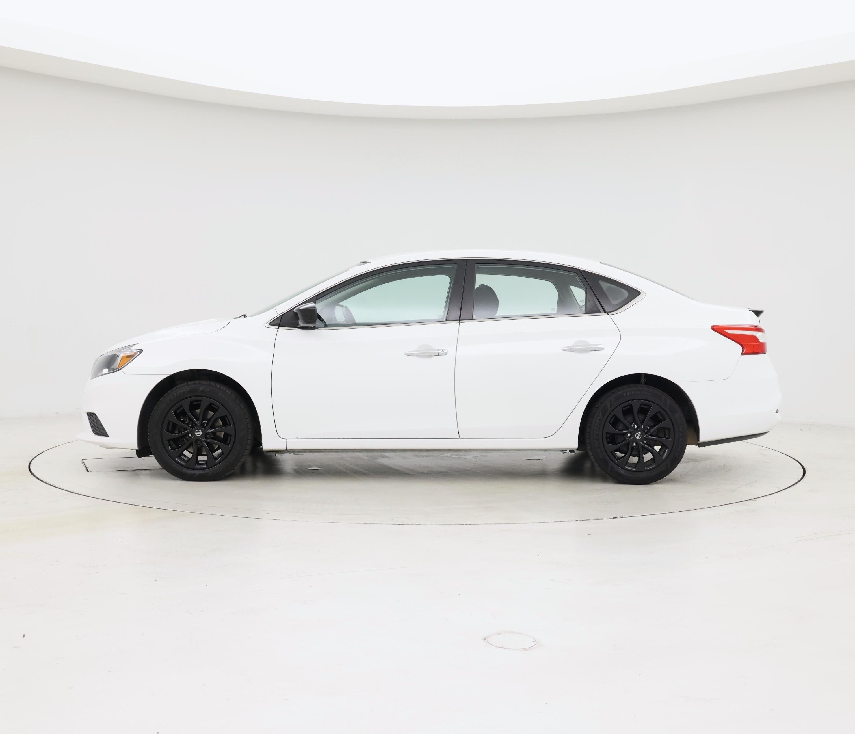 Thumbnail: 2018 Nissan Sentra - 3