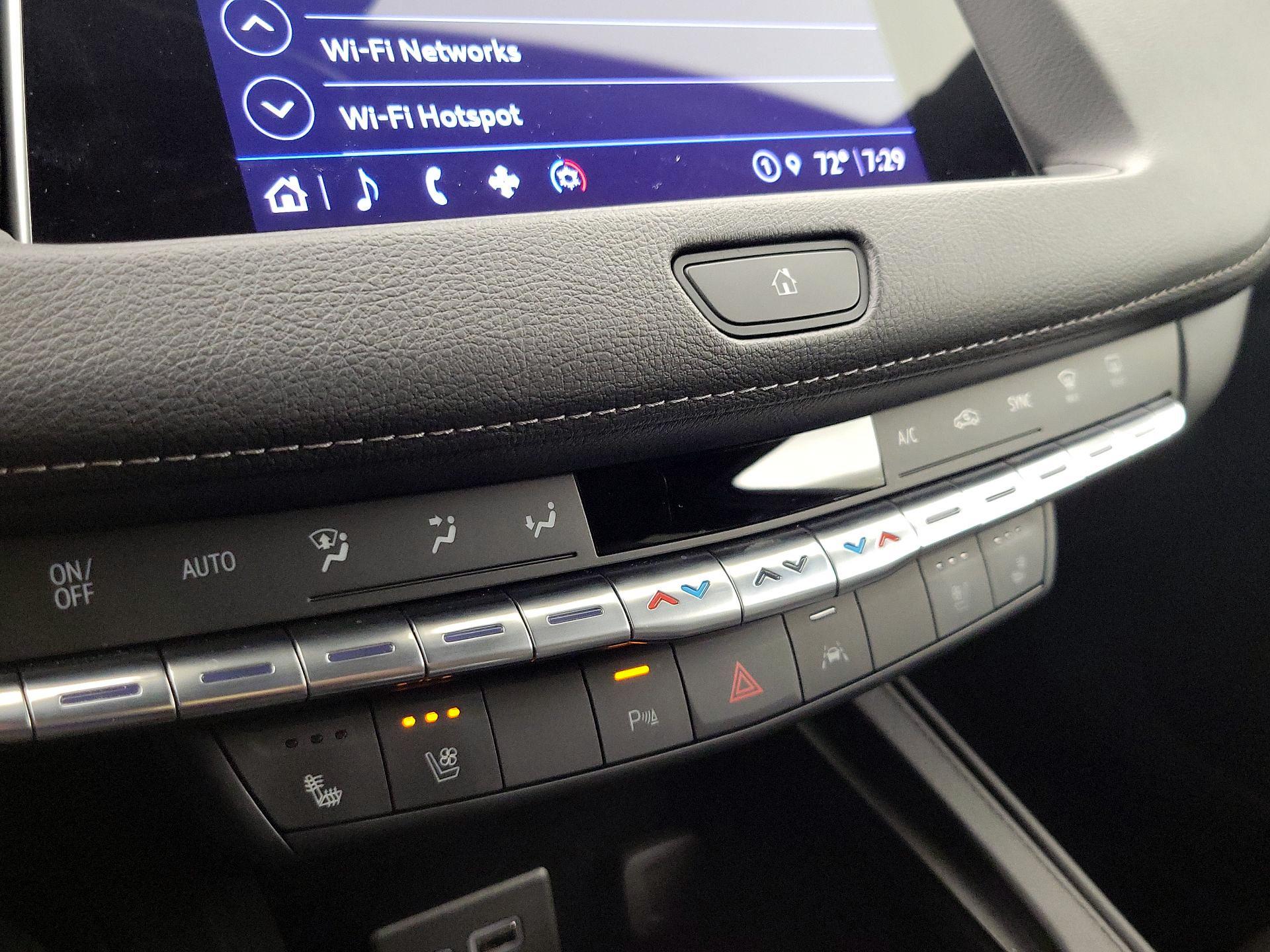 Thumbnail: 2023 Cadillac XT4 - 16