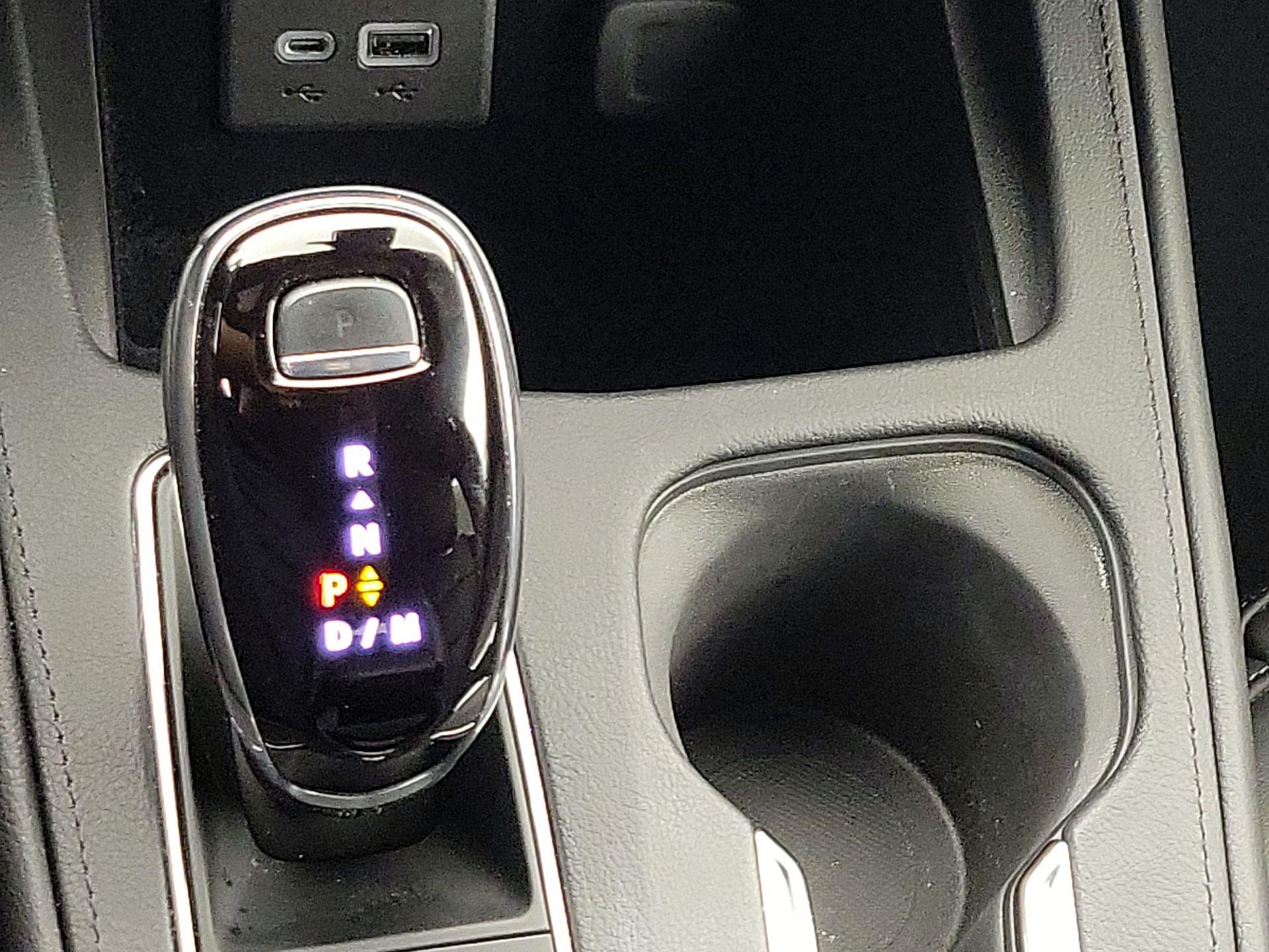 Thumbnail: 2023 Cadillac XT4 - 17