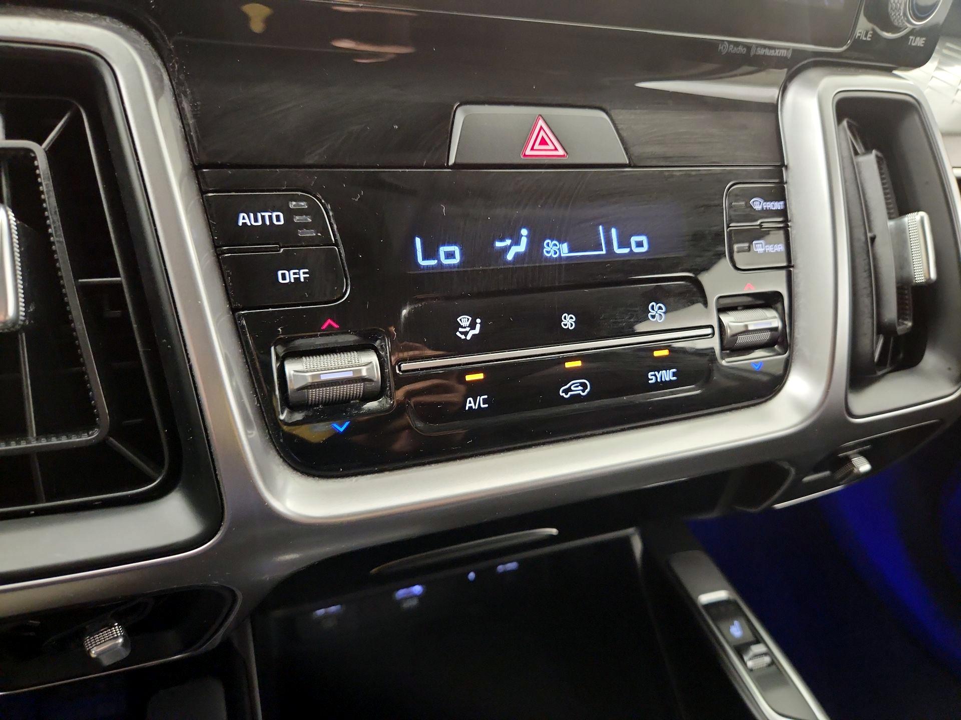 Thumbnail: 2023 Kia Sorento - 15