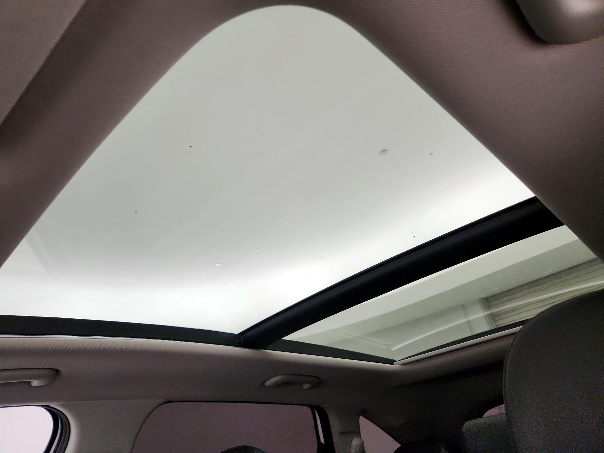 Thumbnail: 2023 Kia Sorento - 18