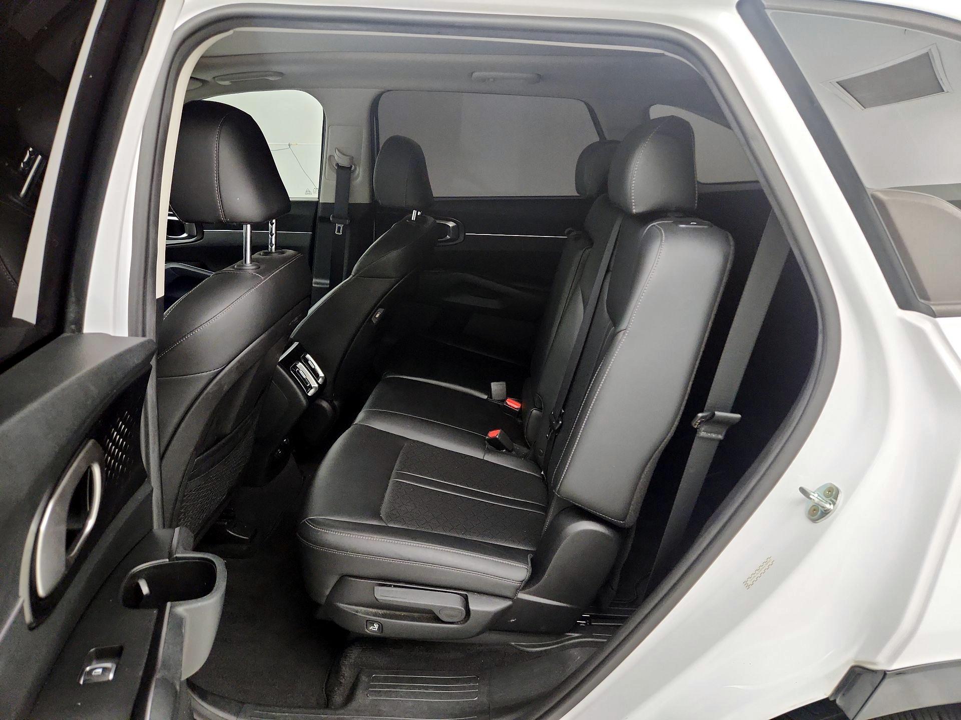Thumbnail: 2023 Kia Sorento - 19