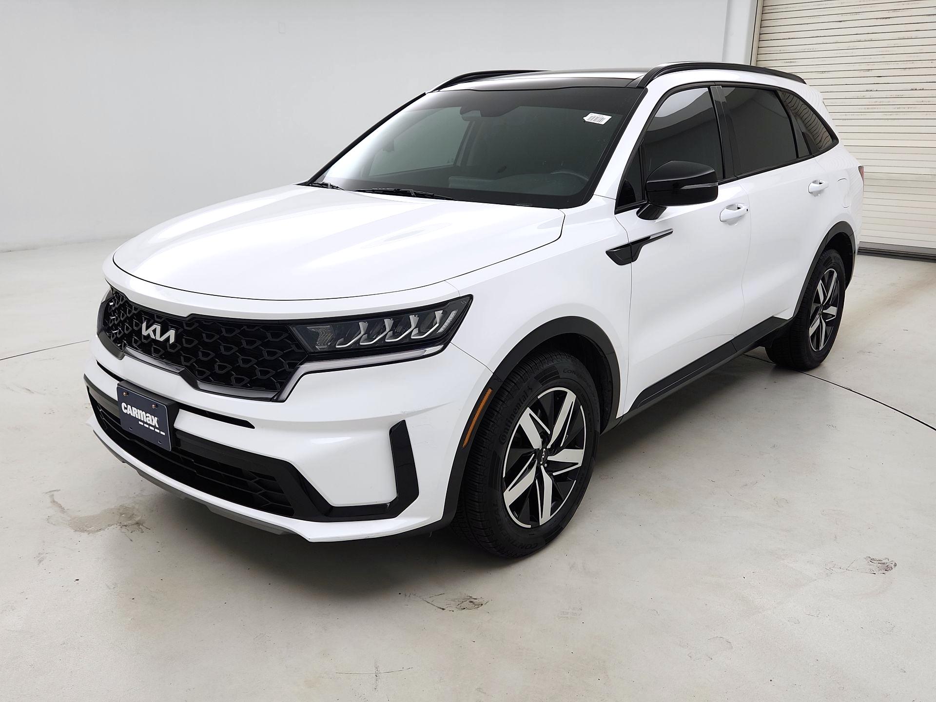 Thumbnail: 2023 Kia Sorento - 3