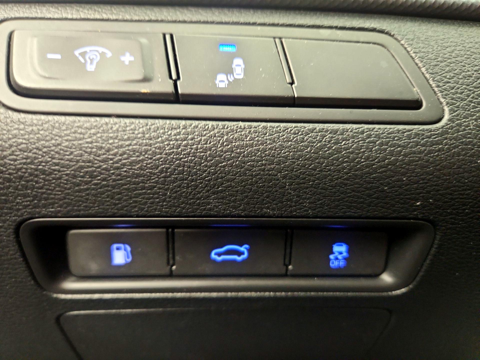 Thumbnail: 2019 Hyundai Sonata - 13