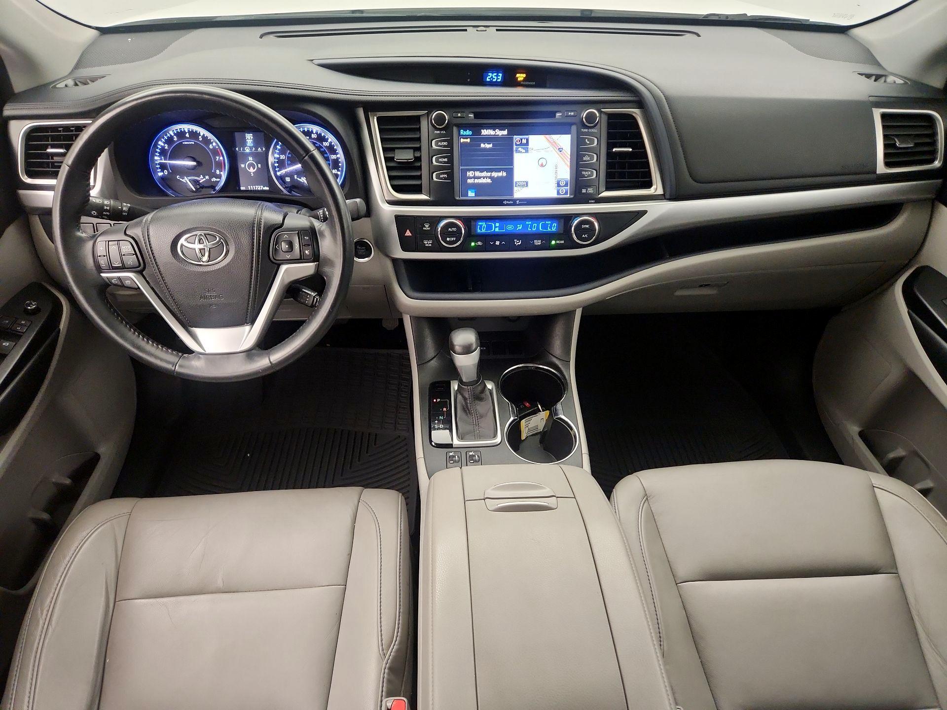 Thumbnail: 2014 Toyota Highlander - 9