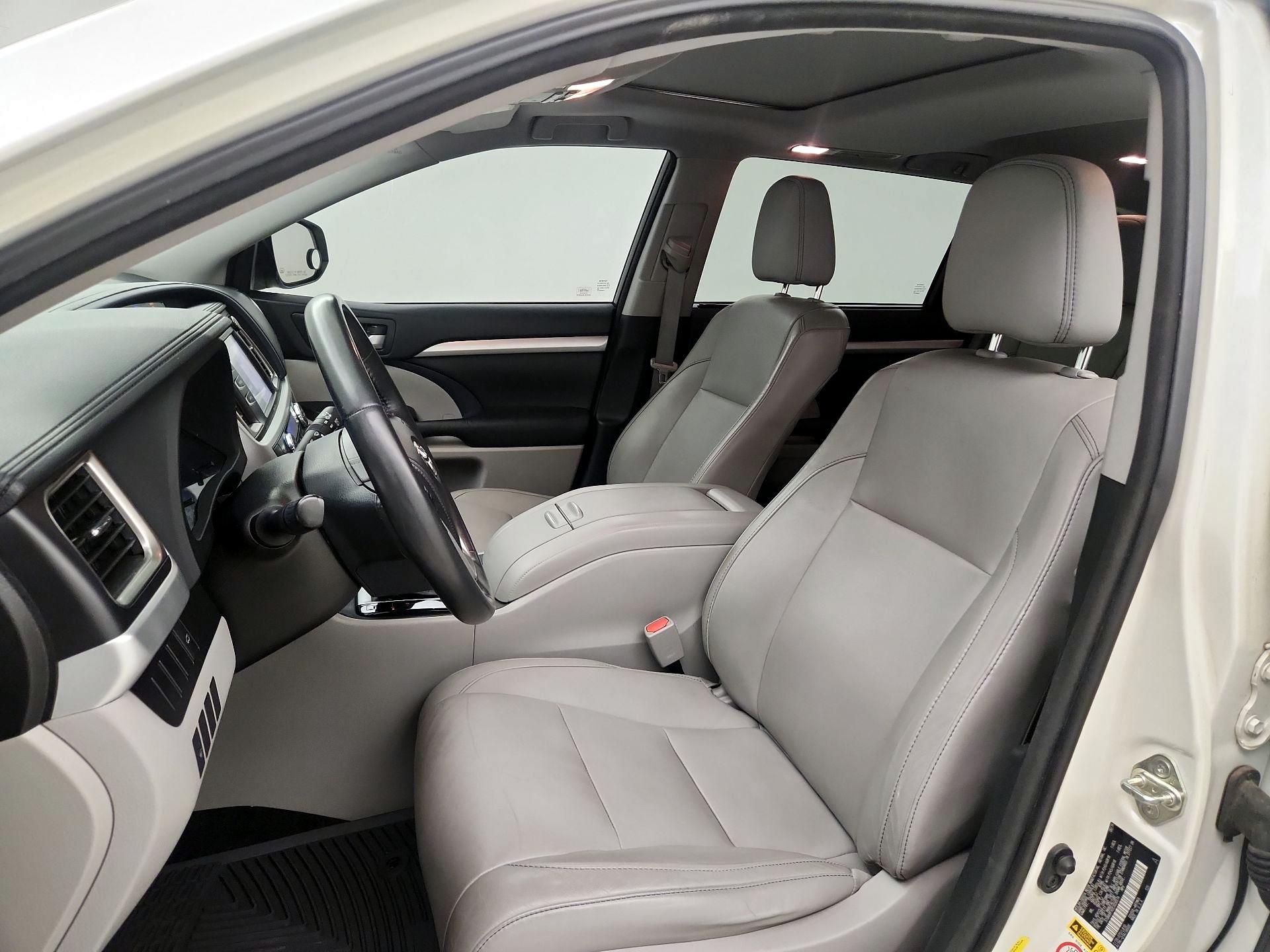 Thumbnail: 2014 Toyota Highlander - 11