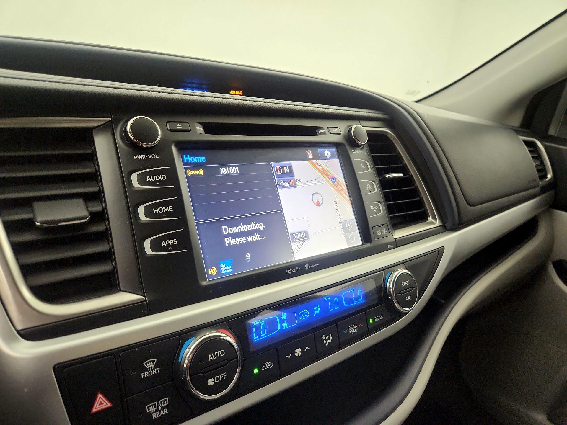 Thumbnail: 2014 Toyota Highlander - 15