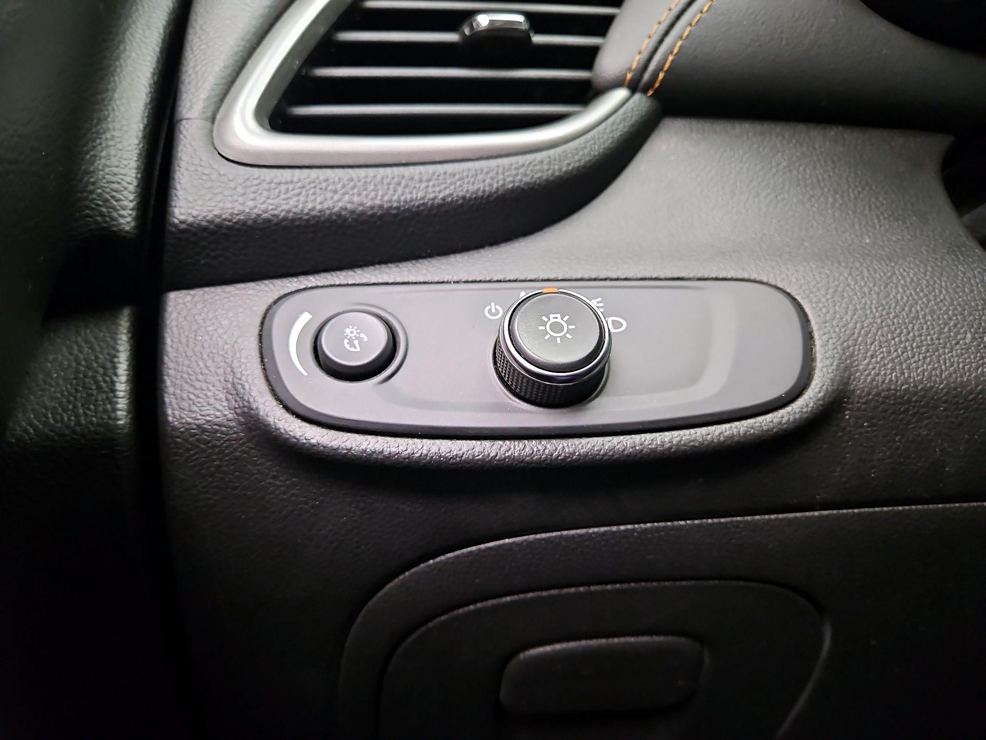 Thumbnail: 2019 Chevrolet Trax - 13
