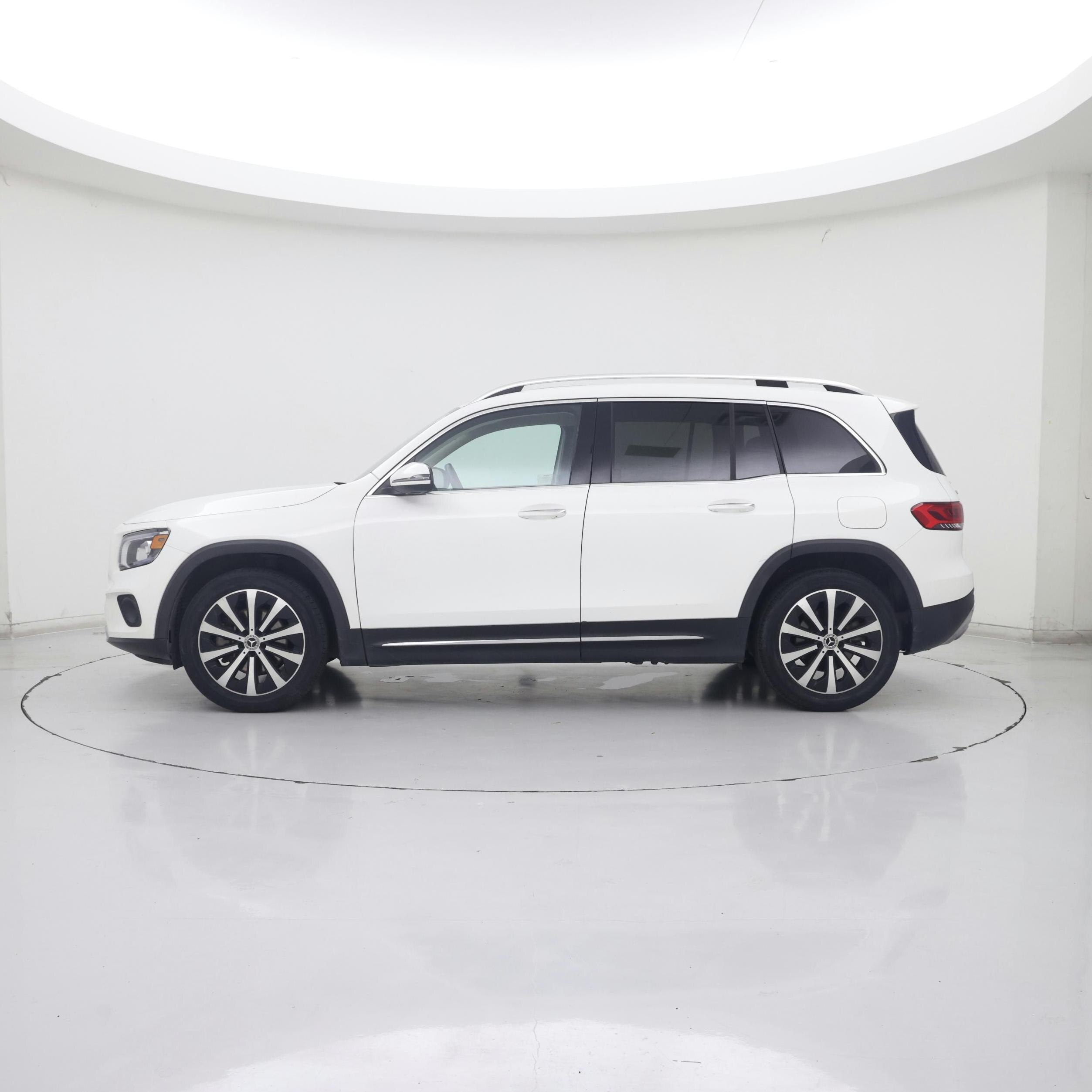 Thumbnail: 2020 Mercedes-Benz GLB - 3