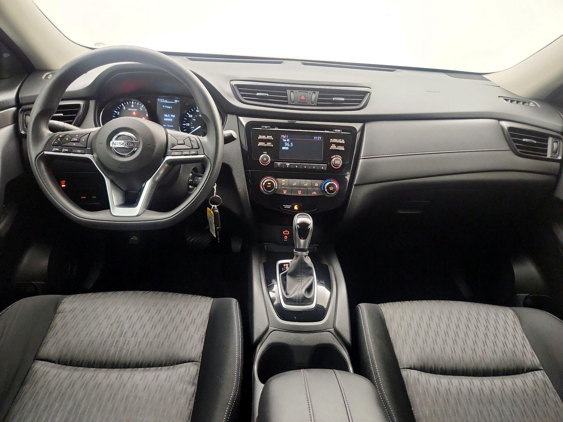 Thumbnail: 2017 Nissan Rogue - 9
