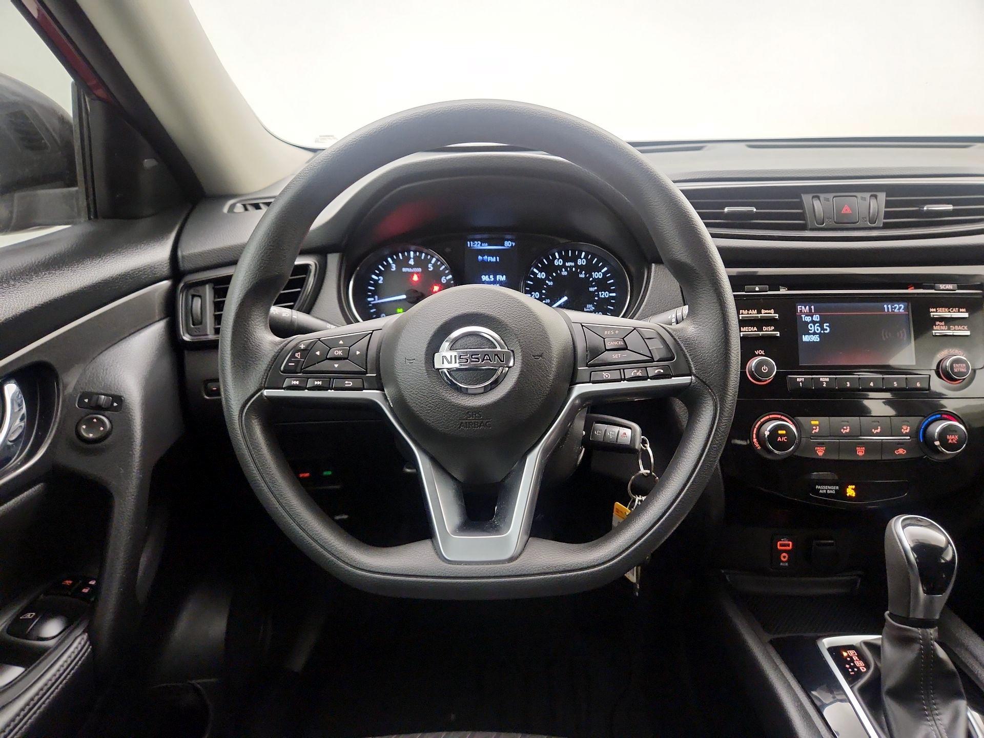 Thumbnail: 2017 Nissan Rogue - 10