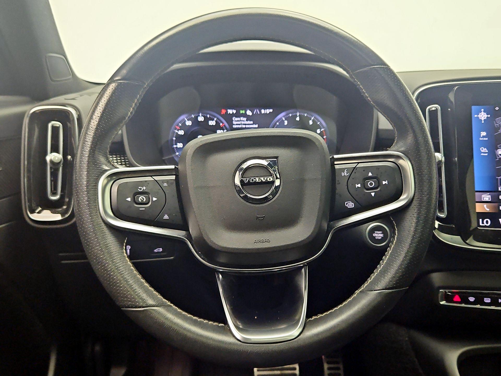 Thumbnail: 2021 Volvo XC40 - 10