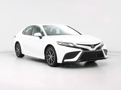 White 2023 Toyota Camry SE