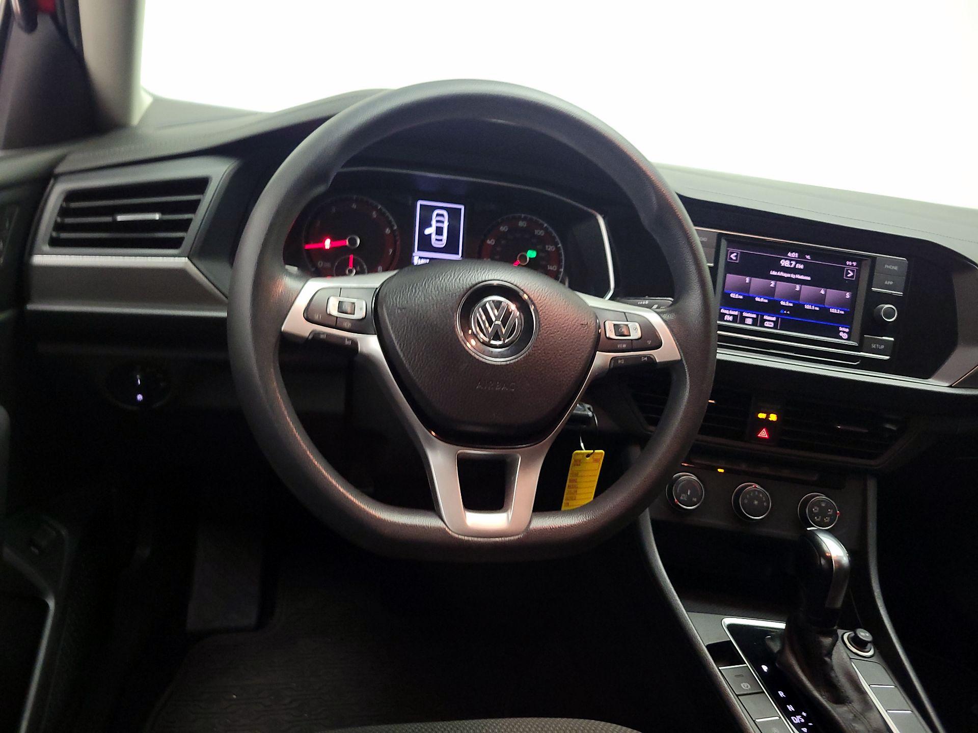 Thumbnail: 2019 Volkswagen Jetta - 10