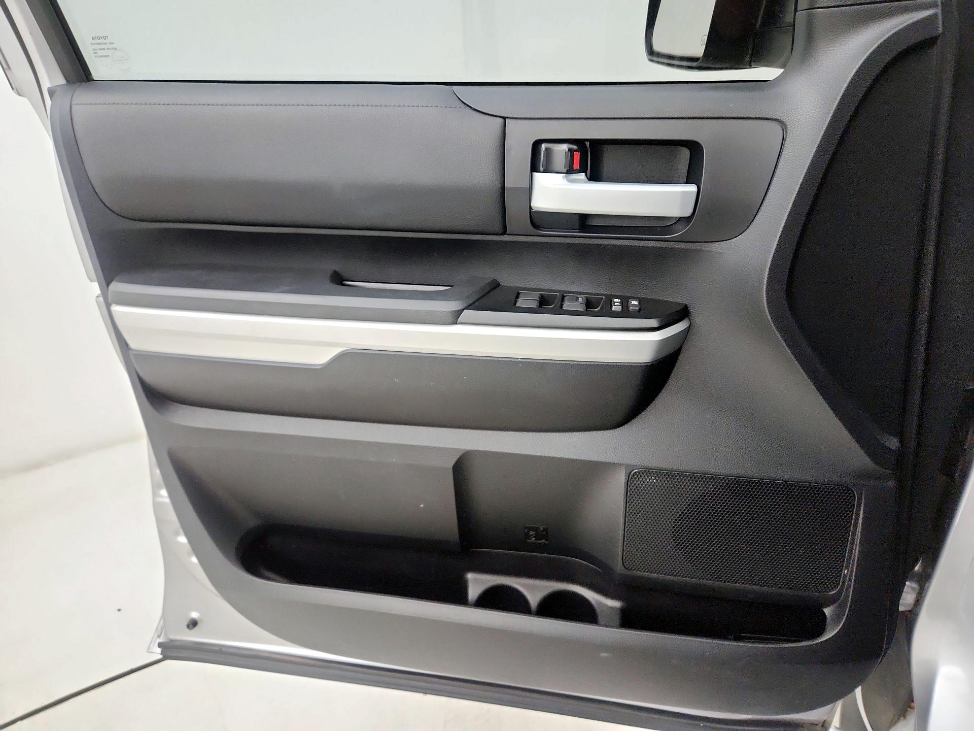 Thumbnail: 2015 Toyota Tundra - 12