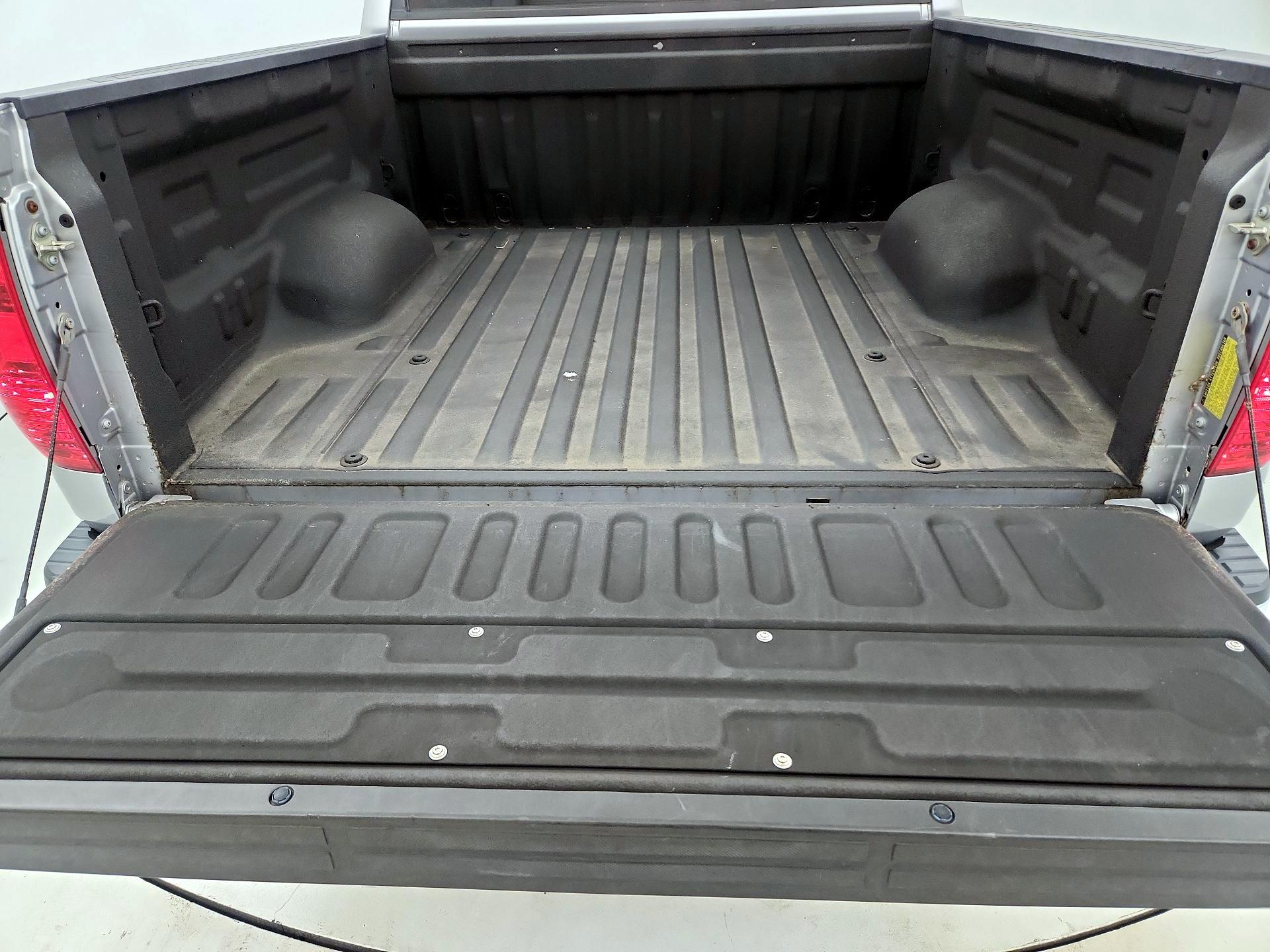 Thumbnail: 2015 Toyota Tundra - 19