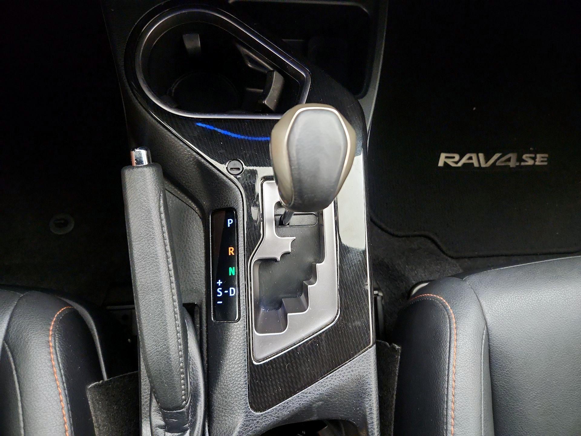 Thumbnail: 2018 Toyota RAV4 - 17