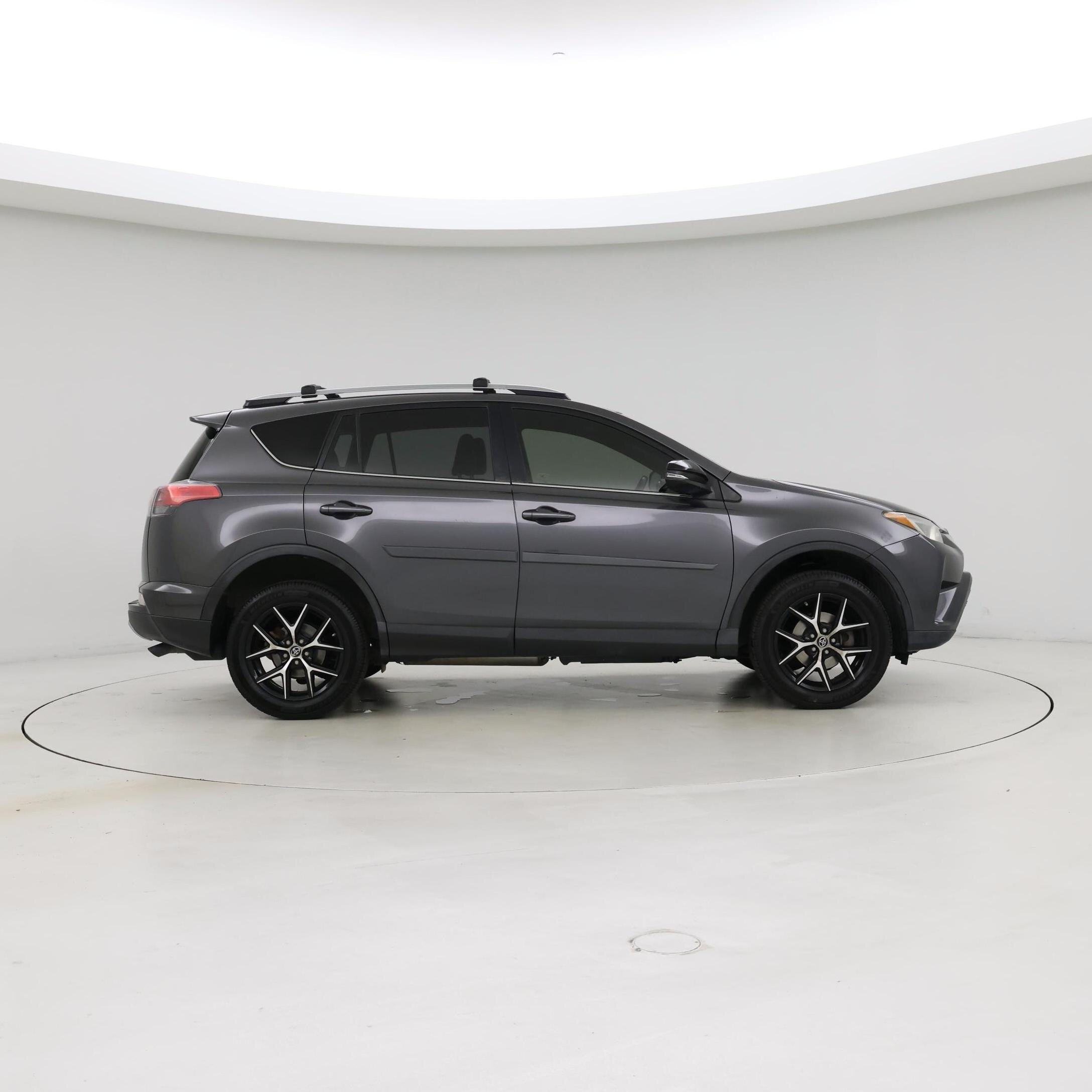 Thumbnail: 2018 Toyota RAV4 - 7