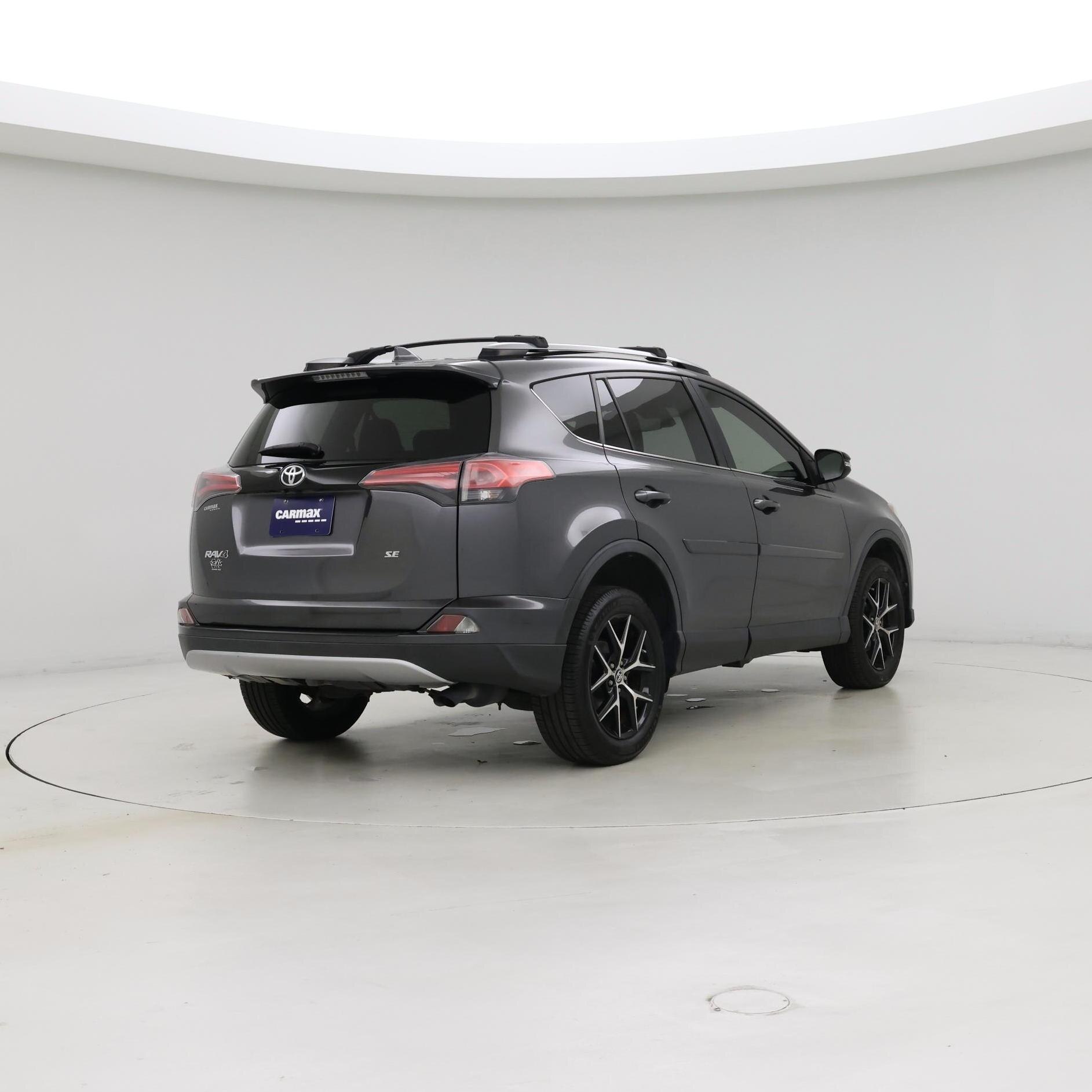 Thumbnail: 2018 Toyota RAV4 - 8