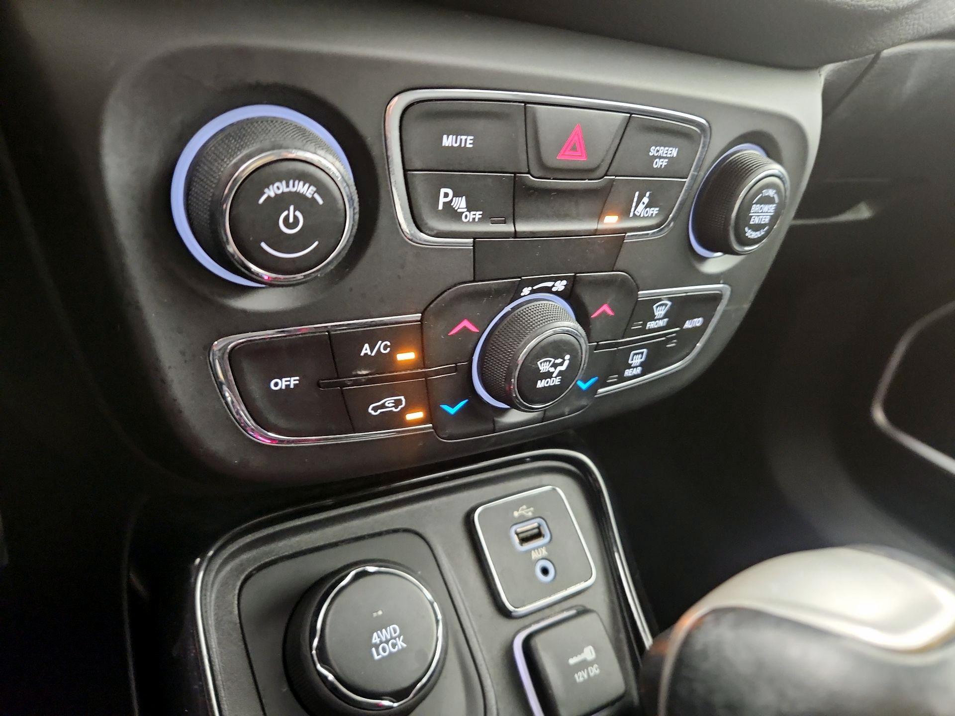 Thumbnail: 2018 Jeep Compass - 16