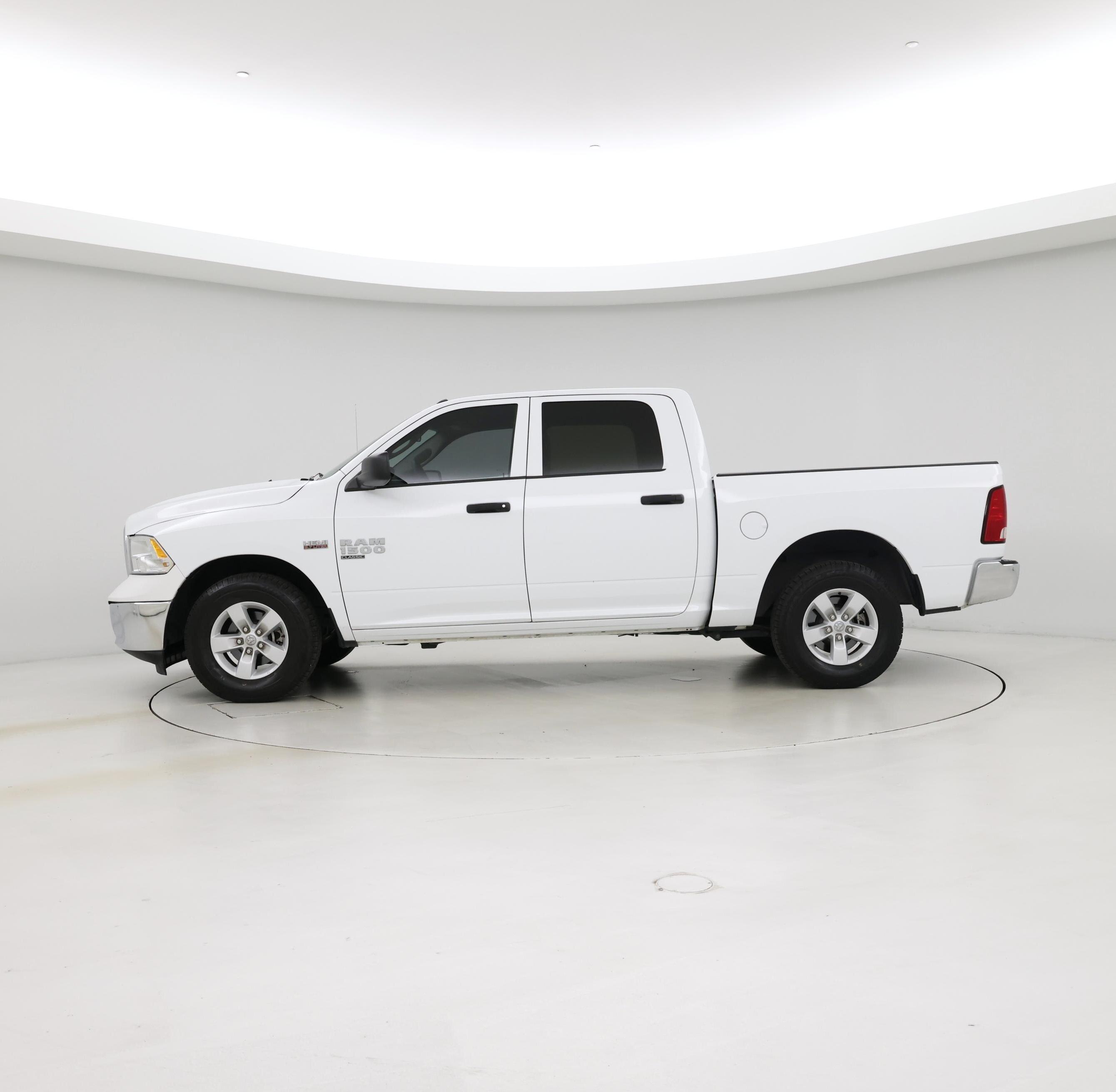 Thumbnail: 2022 RAM 1500 Classic - 3