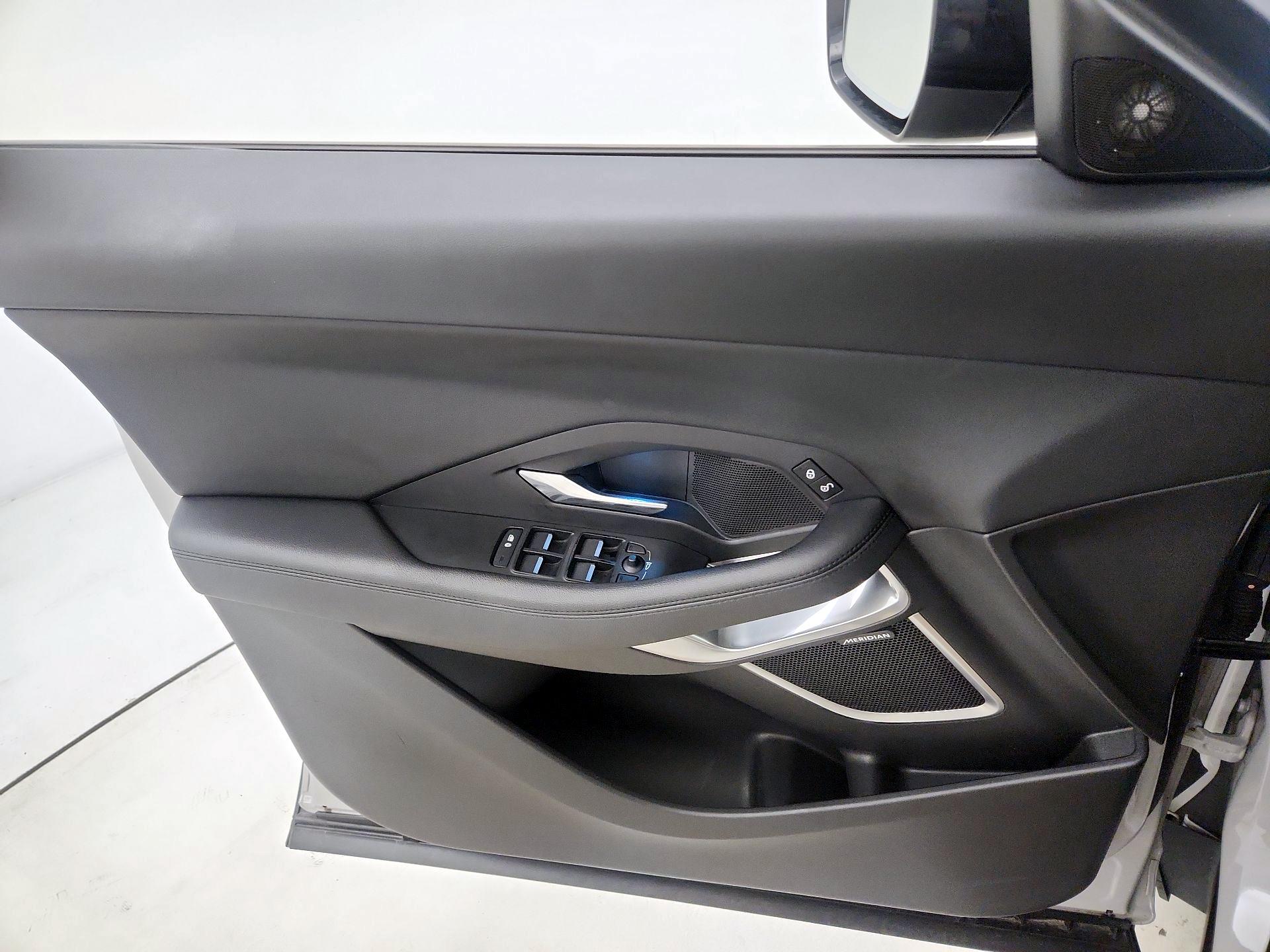 Thumbnail: 2020 Jaguar E-Pace - 12