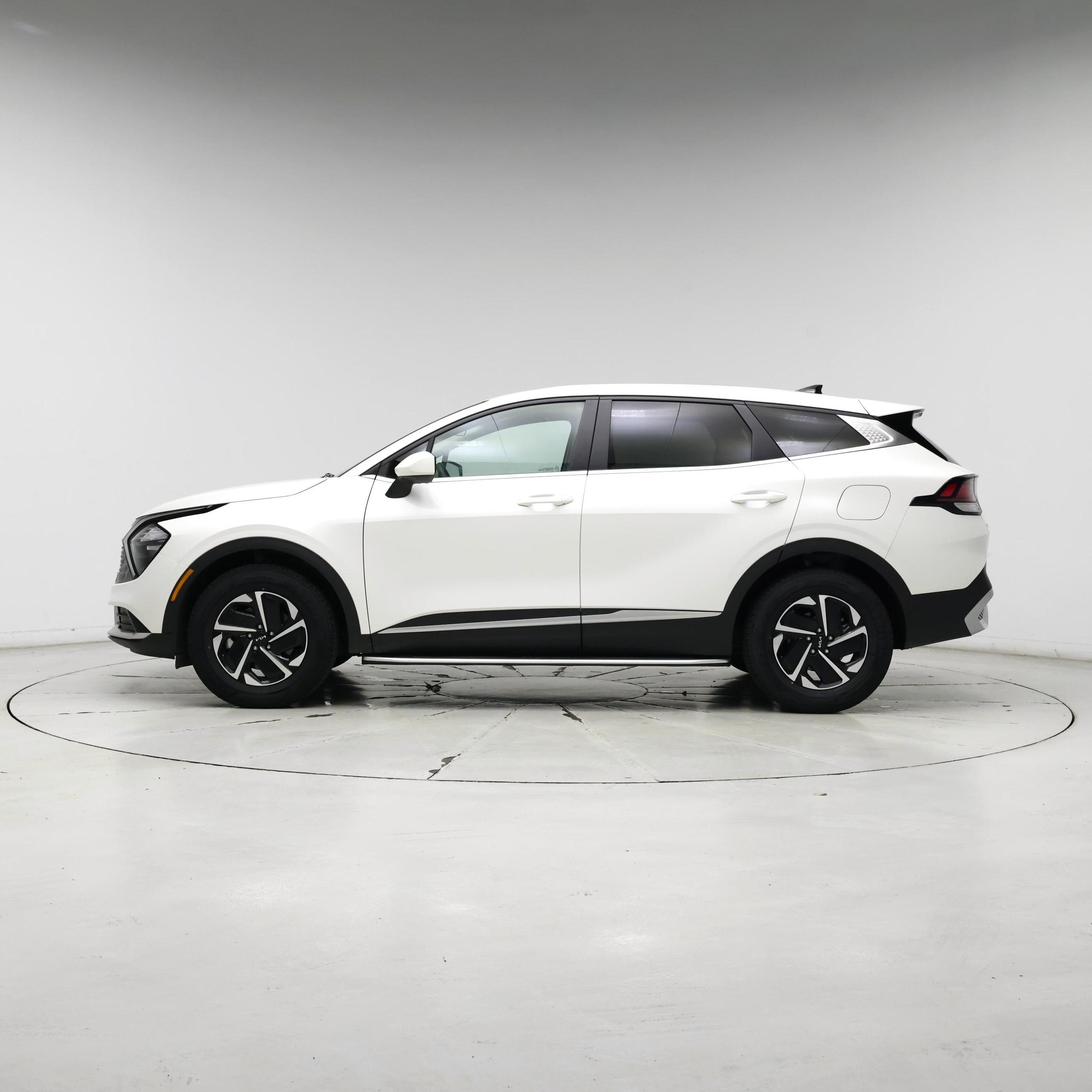 Thumbnail: 2023 Kia Sportage - 3
