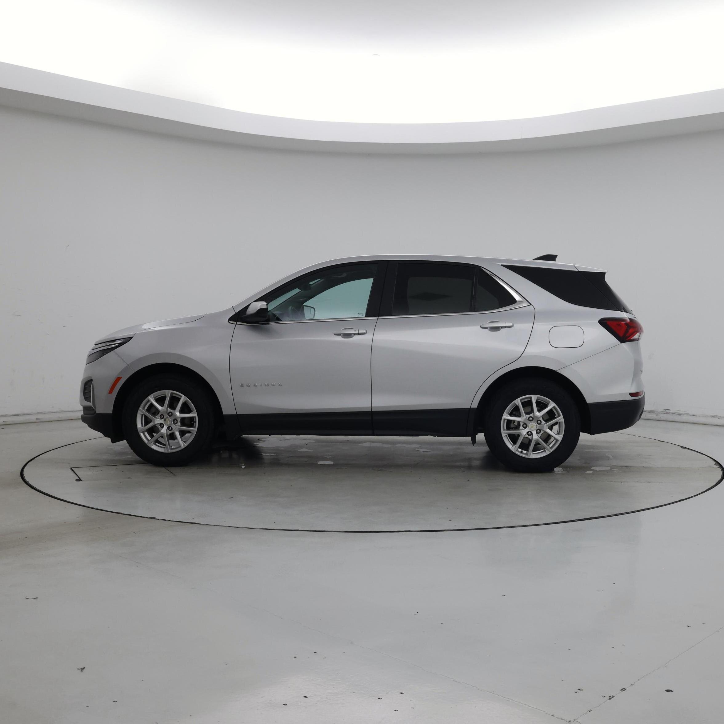 Thumbnail: 2022 Chevrolet Equinox - 3