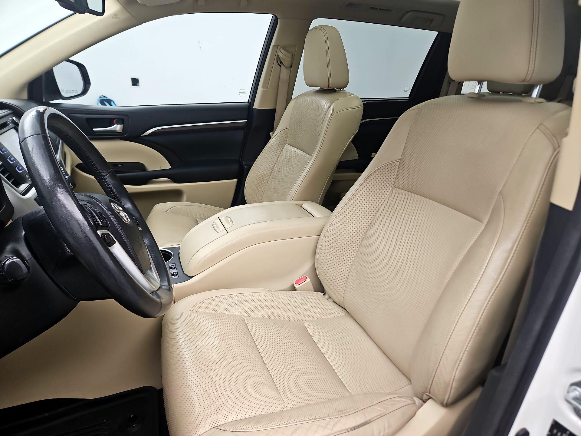Thumbnail: 2015 Toyota Highlander - 11