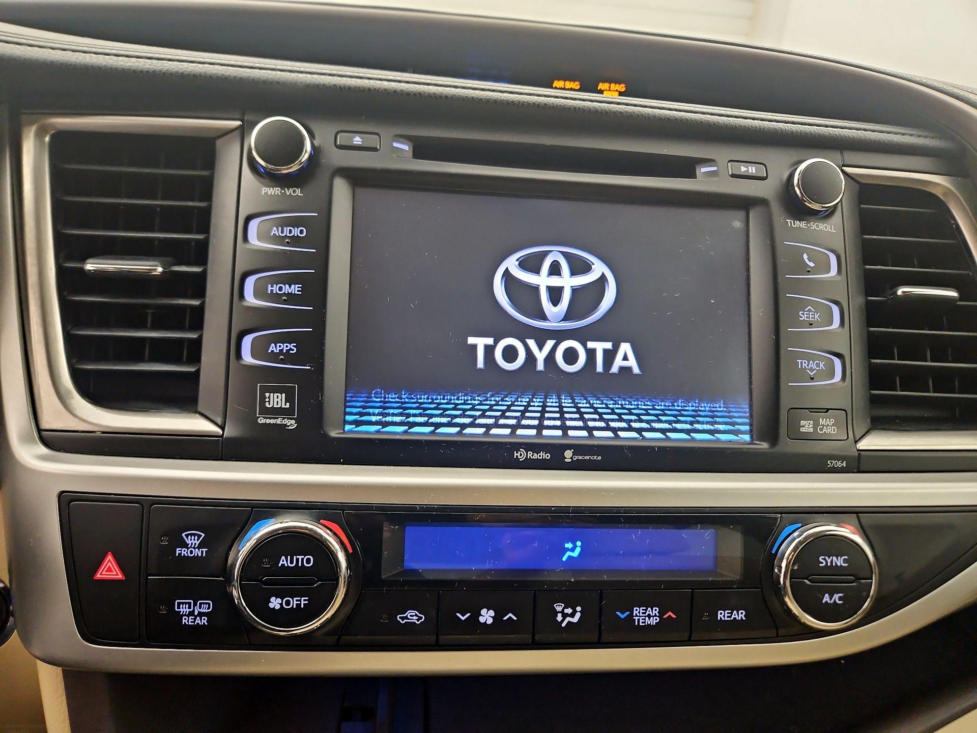 Thumbnail: 2015 Toyota Highlander - 14