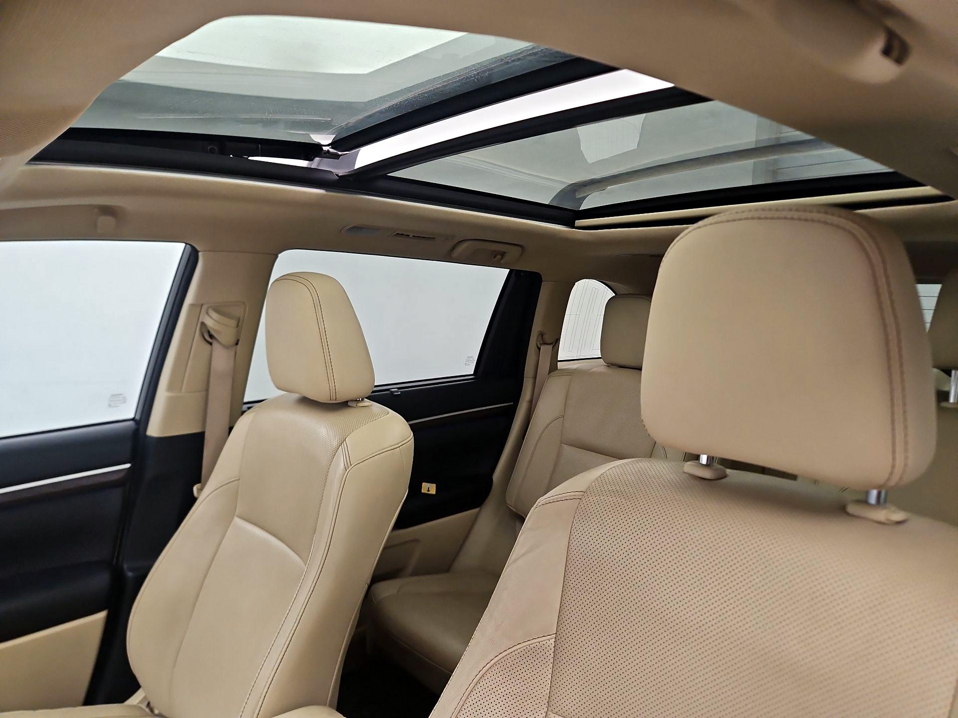 Thumbnail: 2015 Toyota Highlander - 18