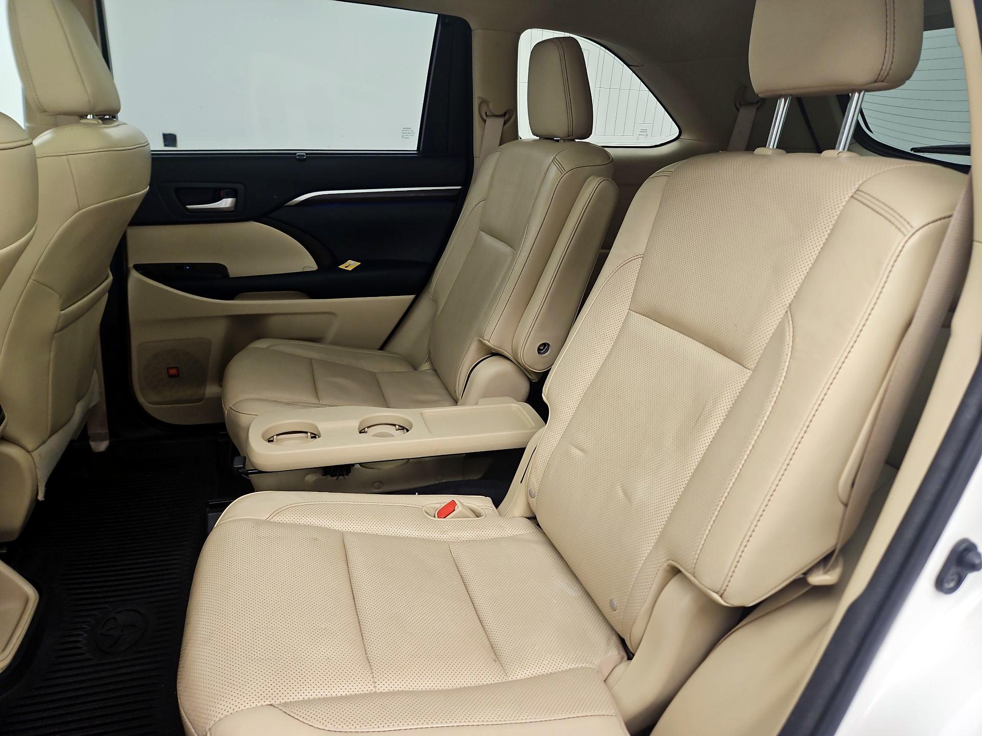 Thumbnail: 2015 Toyota Highlander - 19